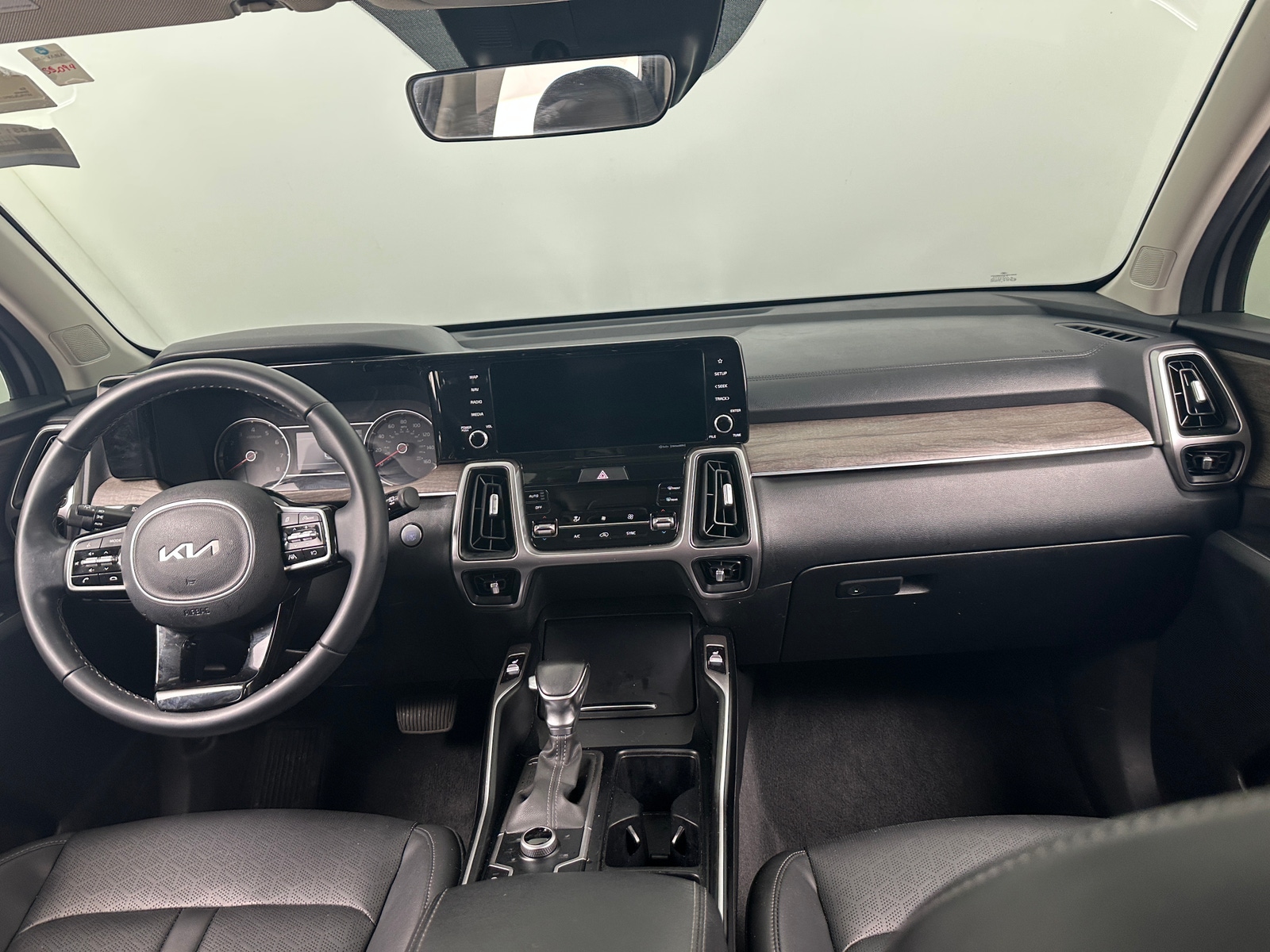 Thumbnail: 2023 Kia Sorento - 2