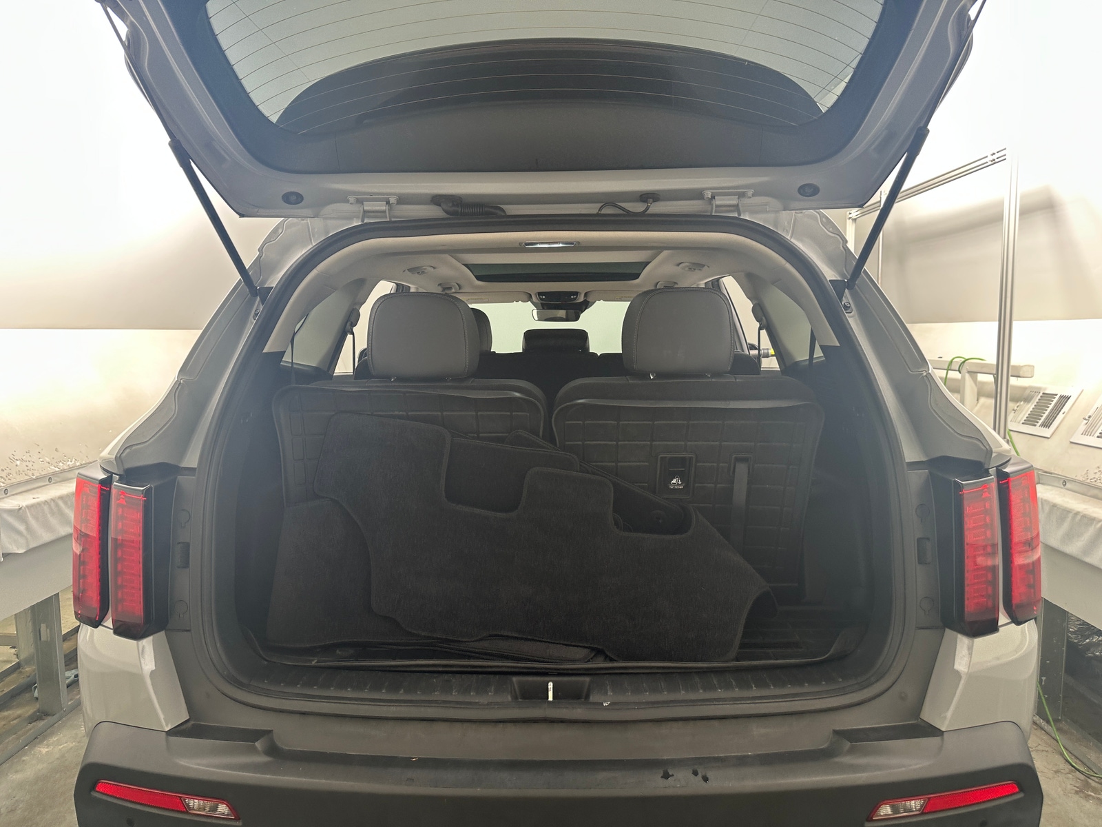 Thumbnail: 2023 Kia Sorento - 6