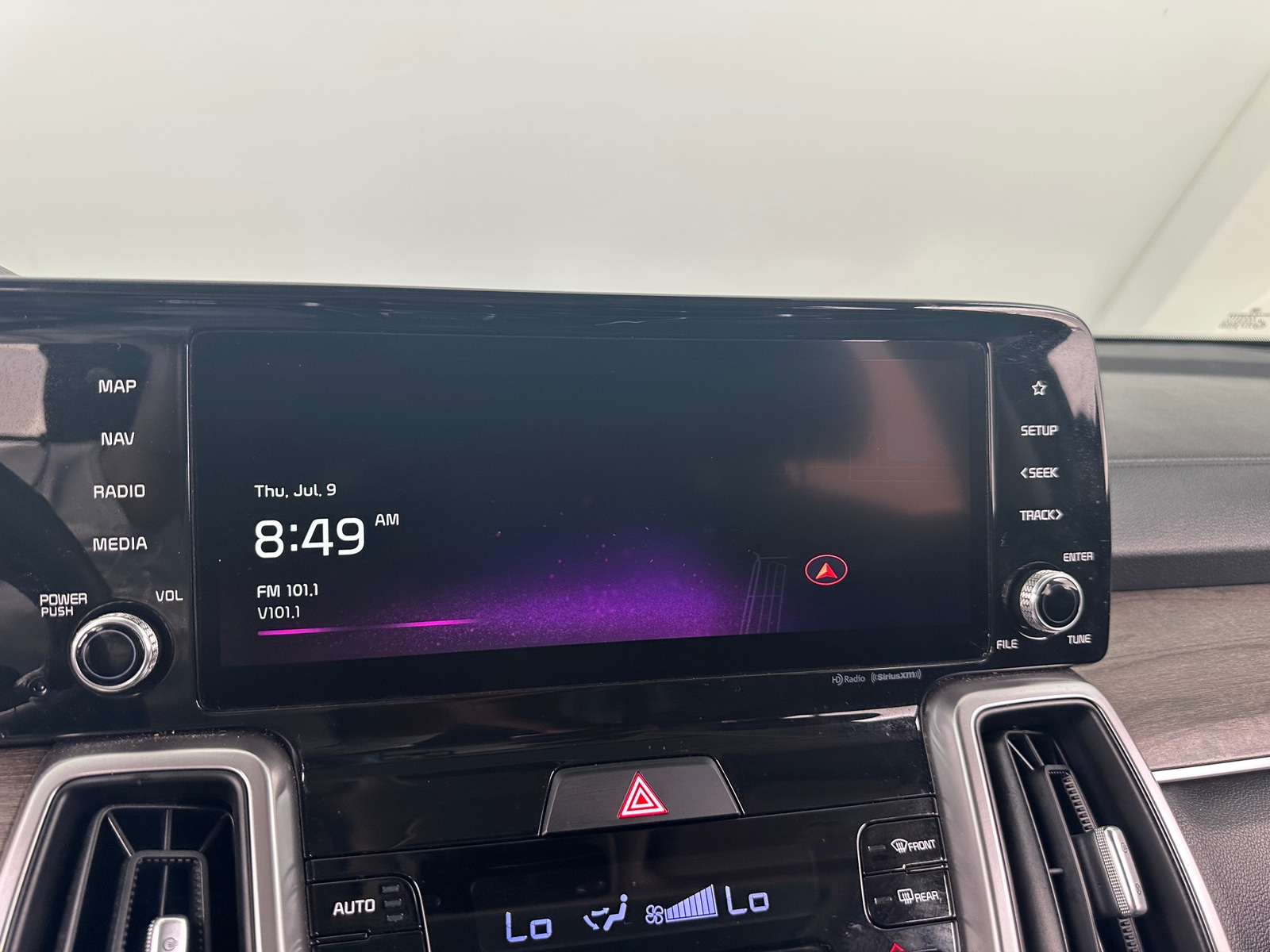 Thumbnail: 2023 Kia Sorento - 3