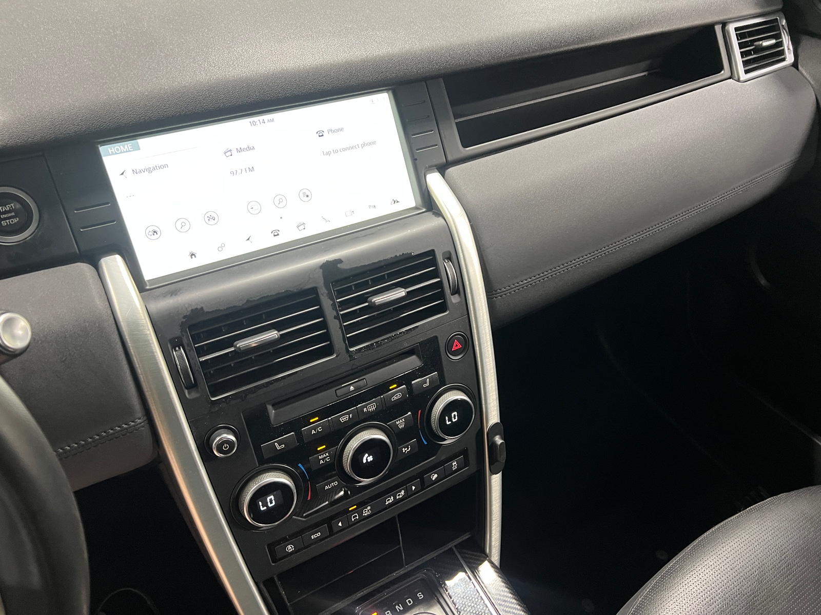 Thumbnail: 2018 Land Rover Discovery Sport - 3