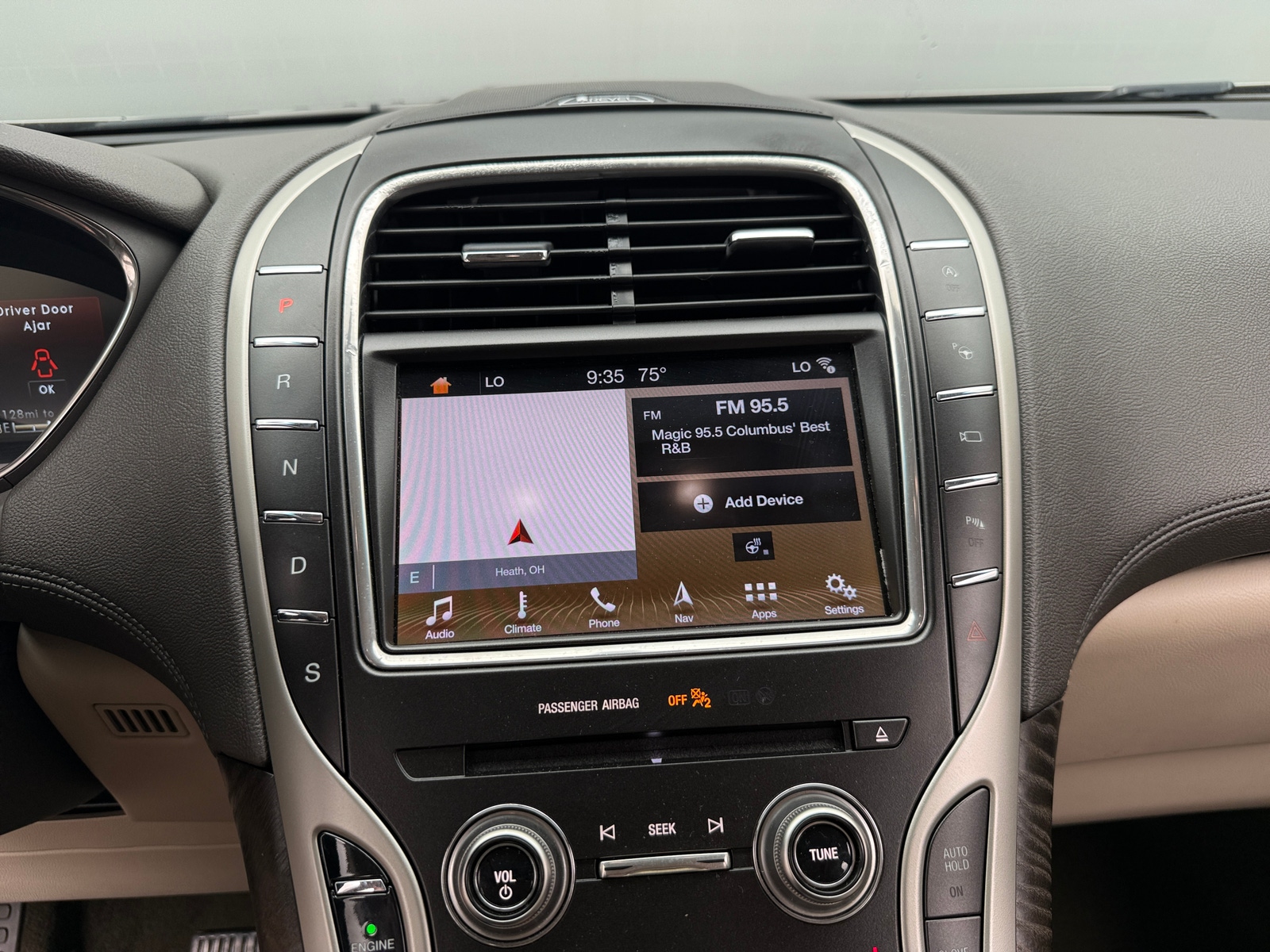 Thumbnail: 2019 Lincoln Nautilus - 3