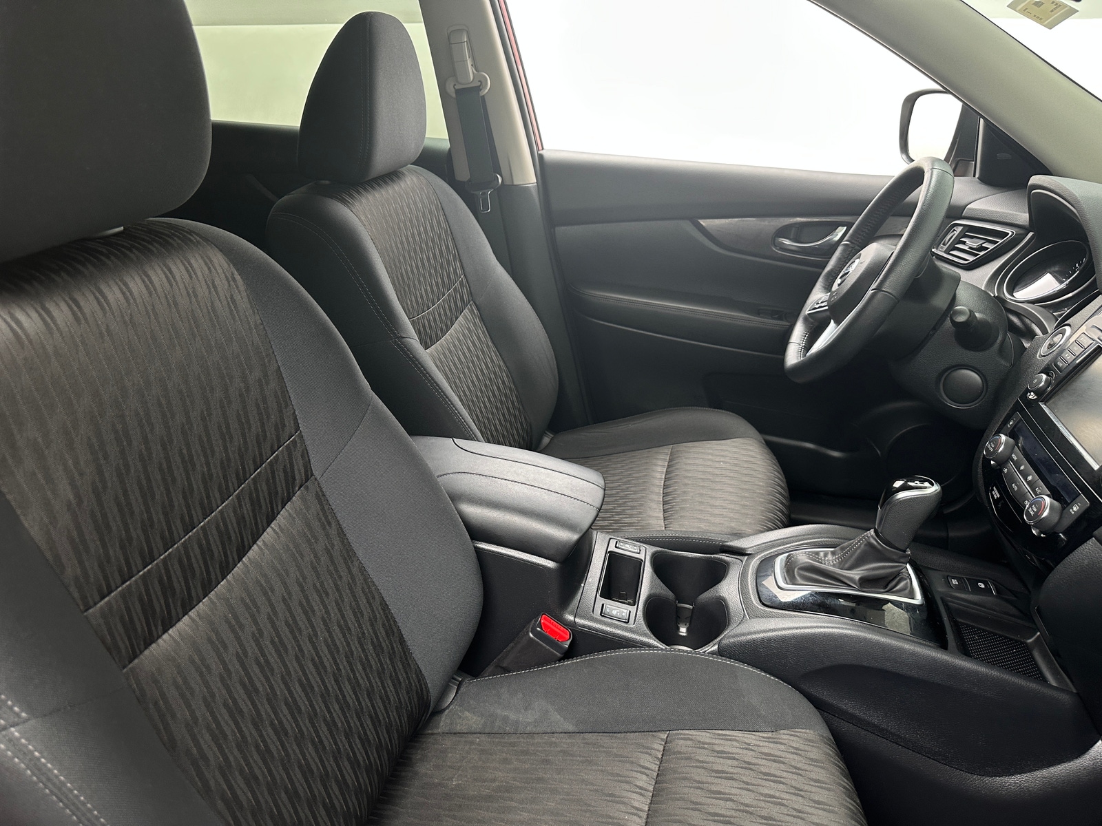 Thumbnail: 2019 Nissan Rogue - 2