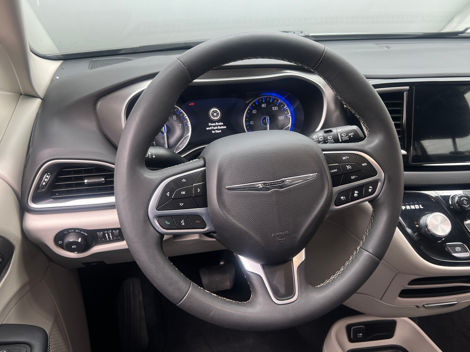 Thumbnail: 2024 Chrysler Pacifica - 4