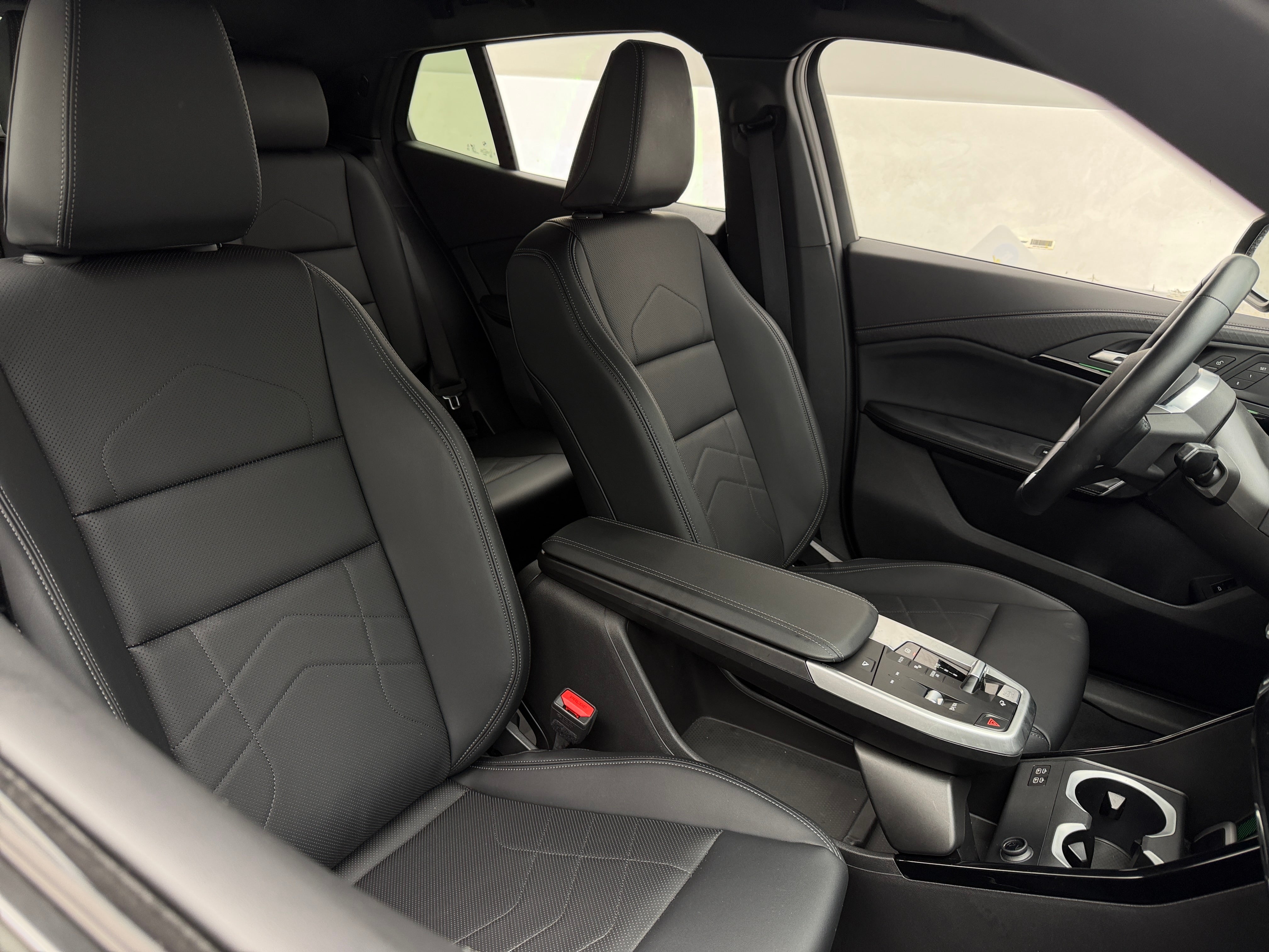 2026 BMW X2 28i - Photo 3