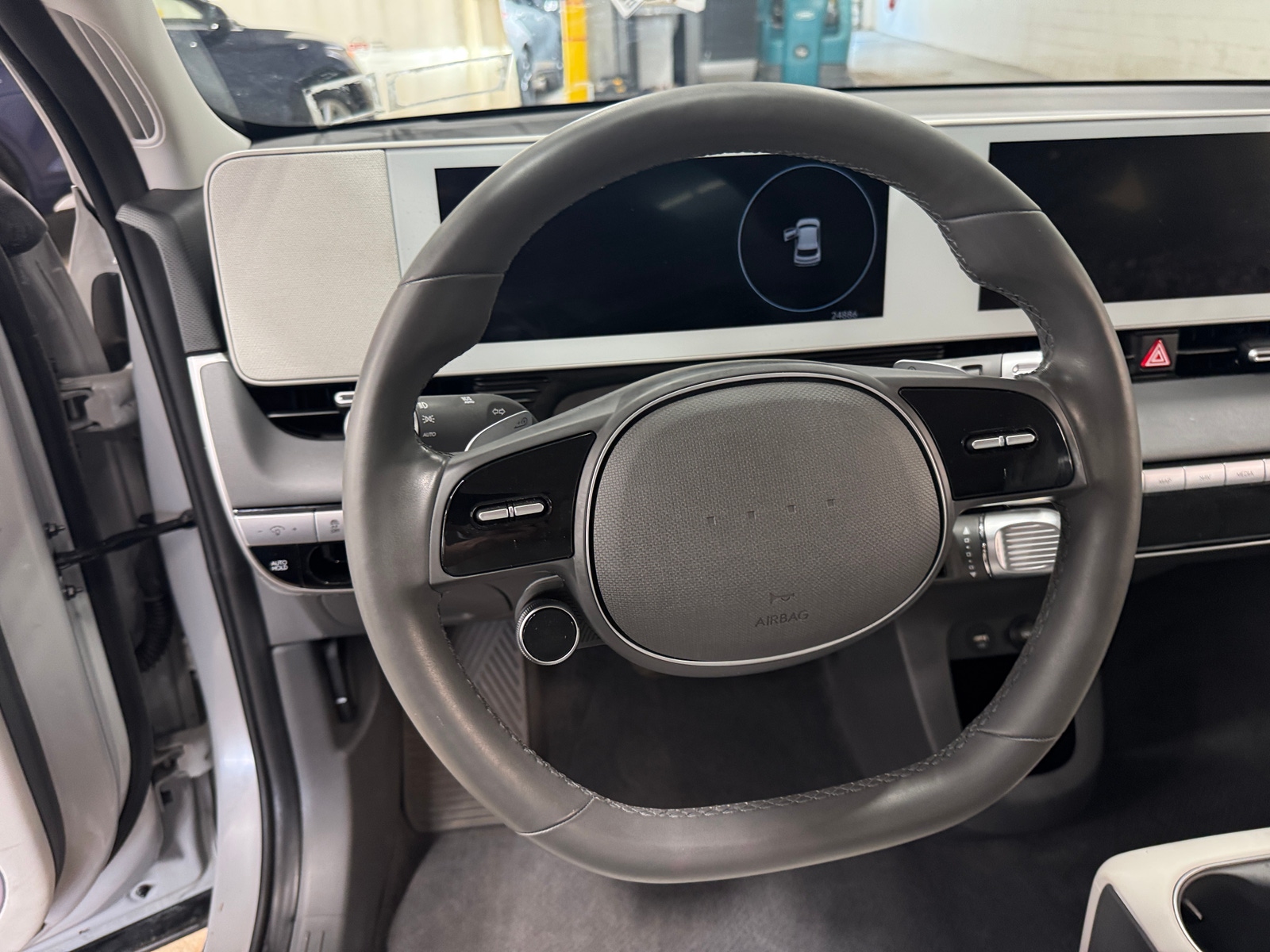 Thumbnail: 2022 Hyundai Ioniq 5 - 4