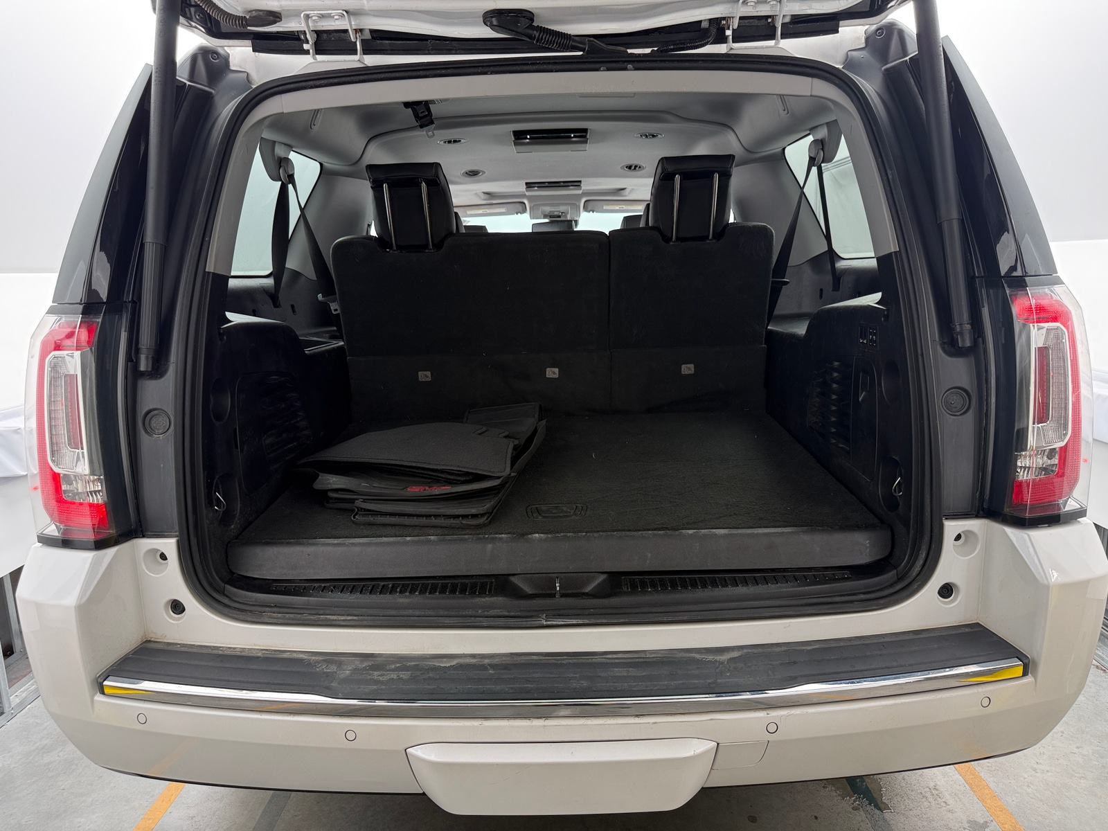 Thumbnail: 2020 GMC Yukon XL - 6