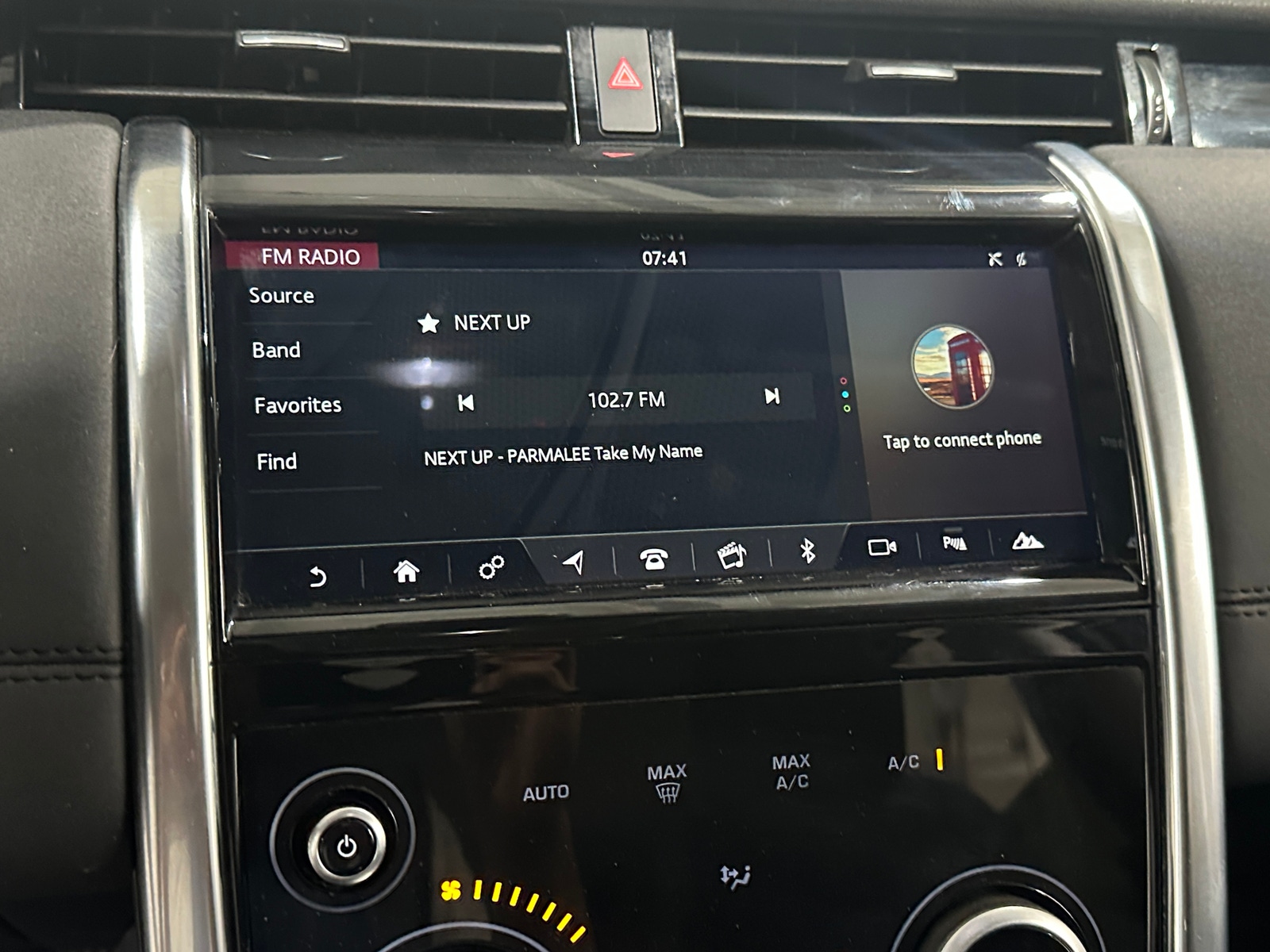 Thumbnail: 2020 Land Rover Discovery Sport - 3