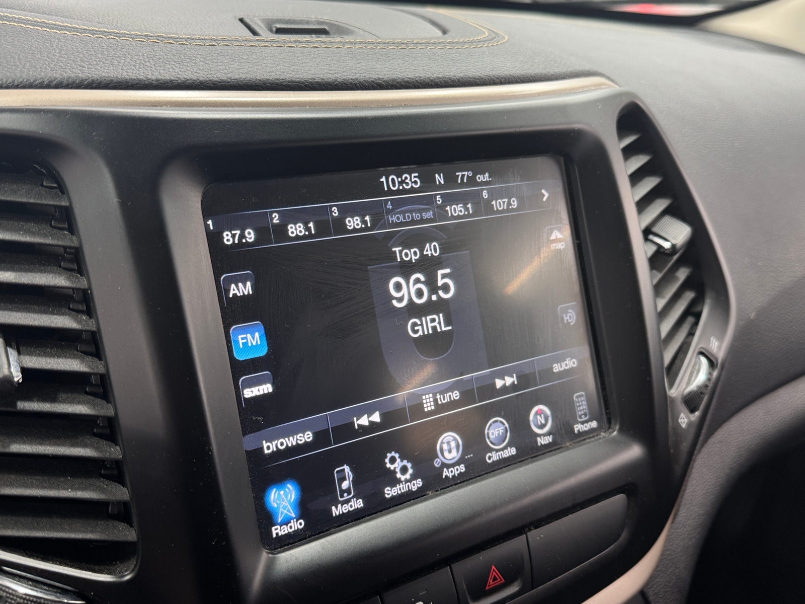 Thumbnail: 2018 Jeep Cherokee - 4