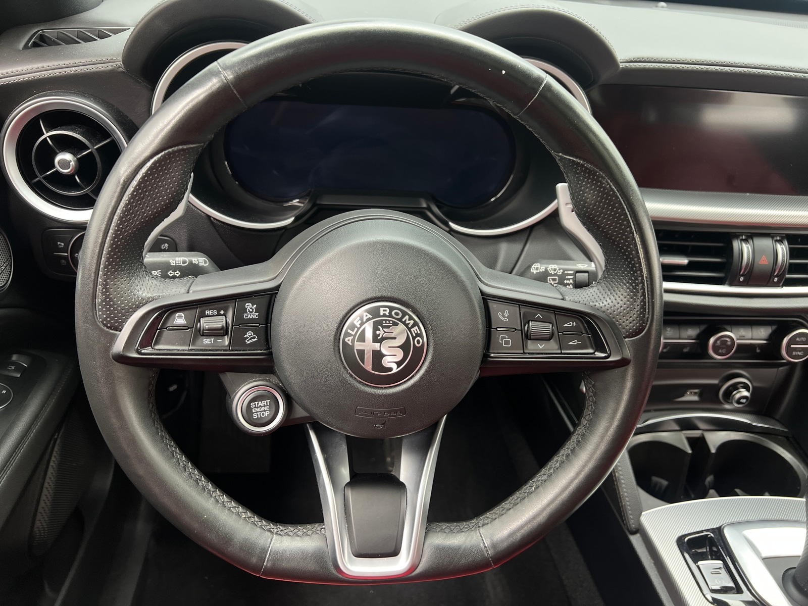 Thumbnail: 2024 Alfa Romeo Stelvio - 4
