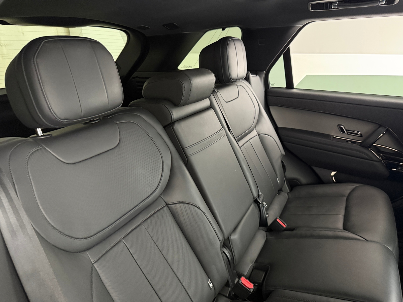 Thumbnail: 2025 Land Rover Range Rover Sport - 5