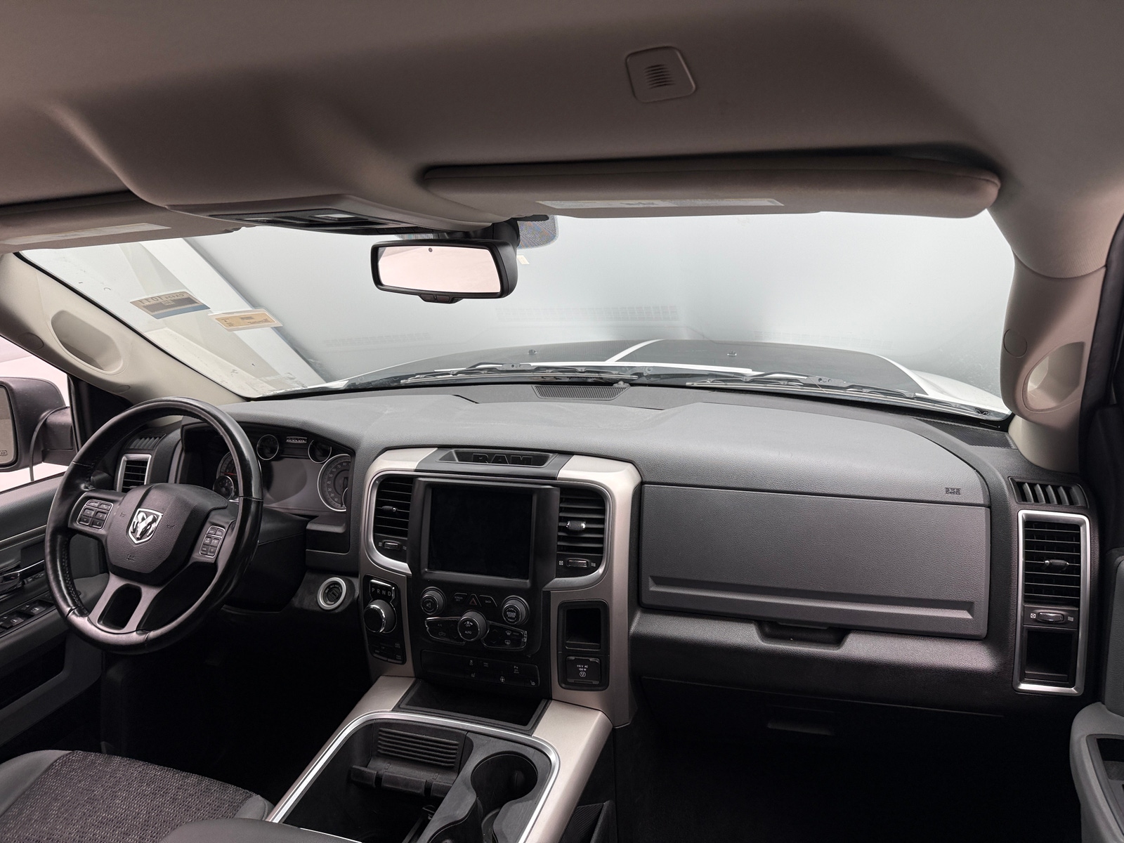 Thumbnail: 2019 RAM 1500 Classic - 3