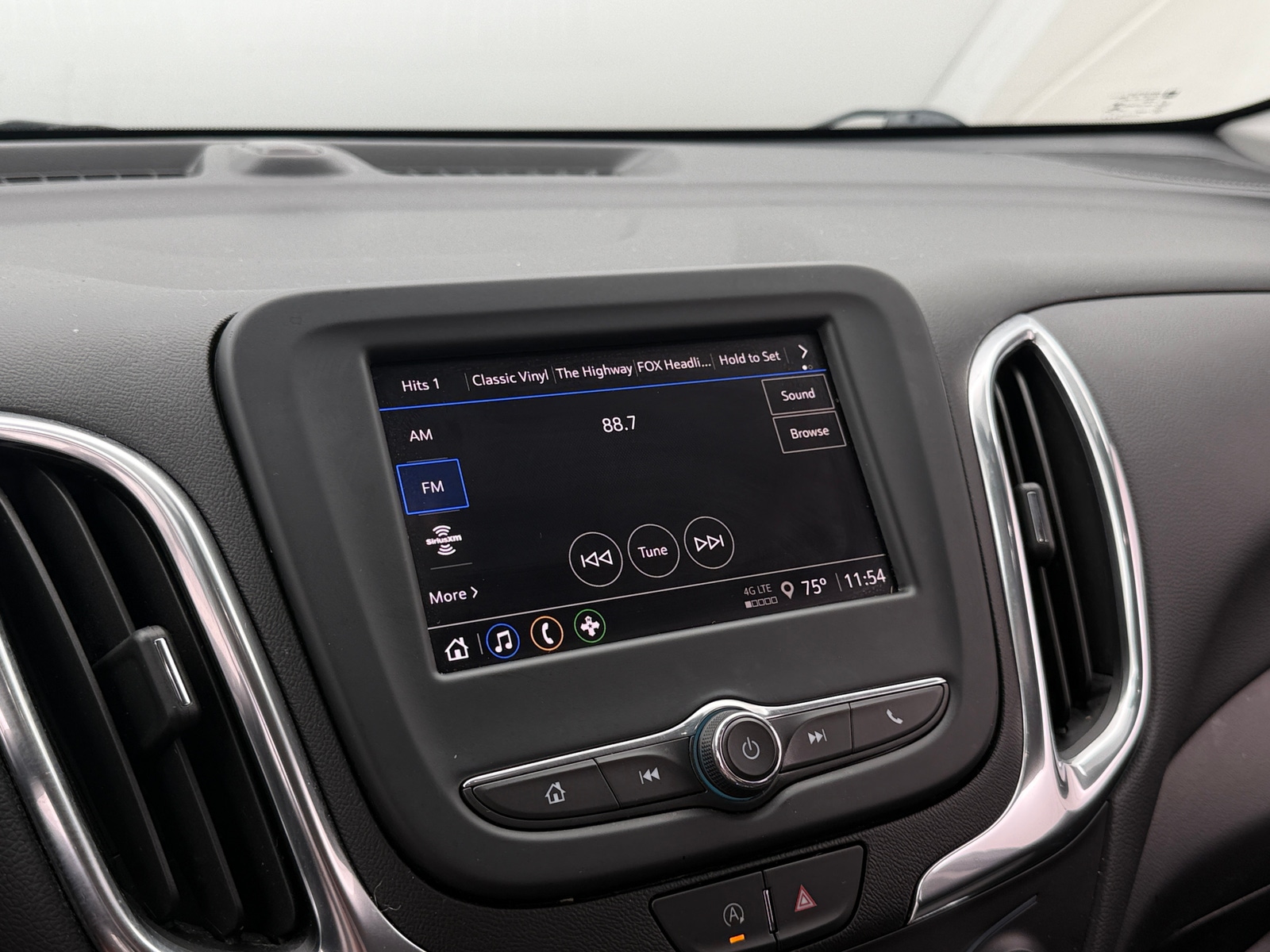 Thumbnail: 2022 Chevrolet Equinox - 4