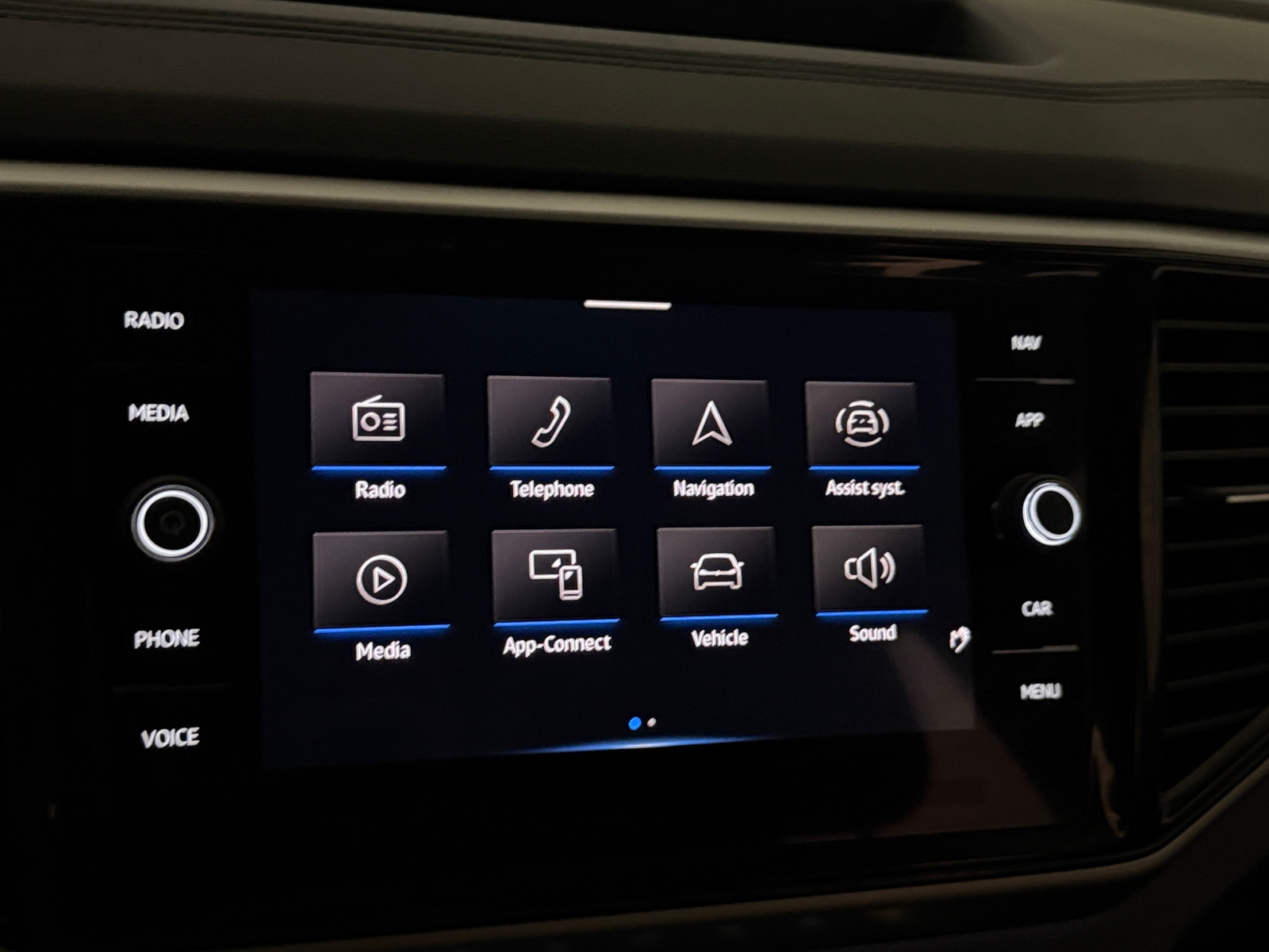 Thumbnail: 2023 Volkswagen Atlas - 3