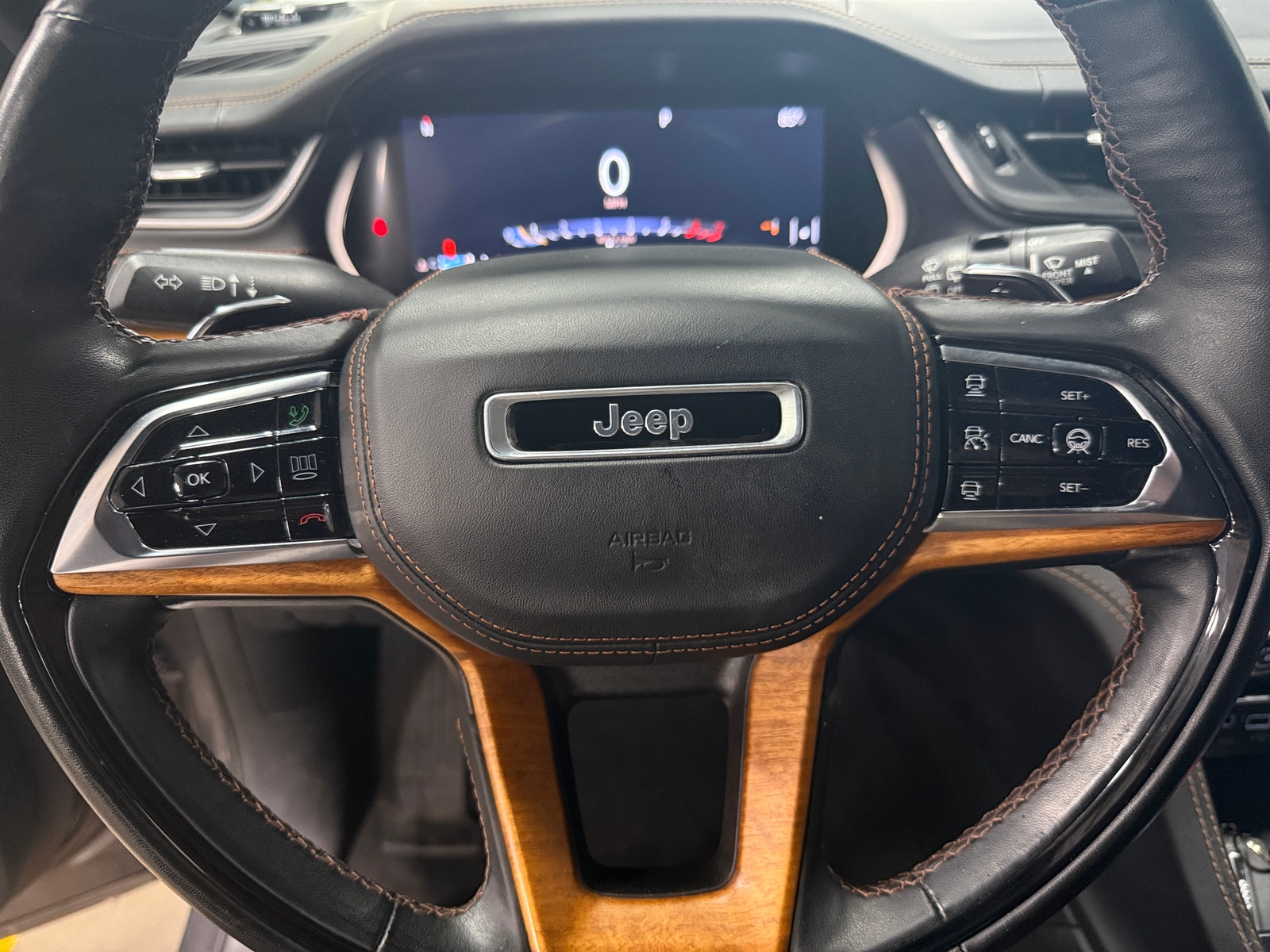 Thumbnail: 2021 Jeep Grand Cherokee L - 4