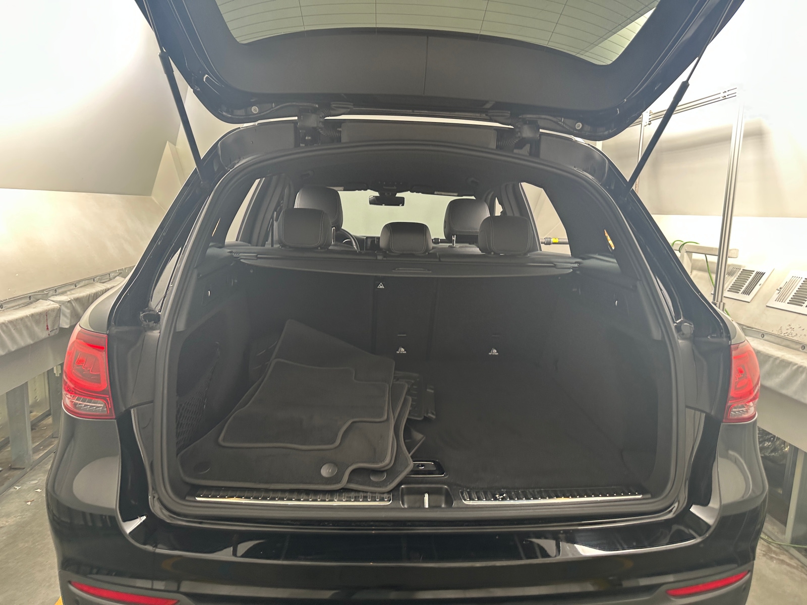 Thumbnail: 2021 Mercedes-Benz GLC - 6