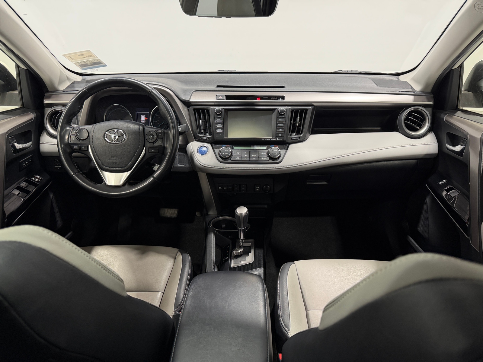 Thumbnail: 2018 Toyota RAV4 - 2