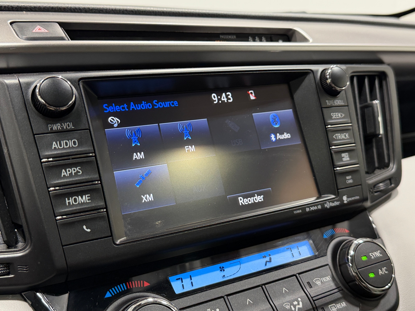 Thumbnail: 2018 Toyota RAV4 - 3