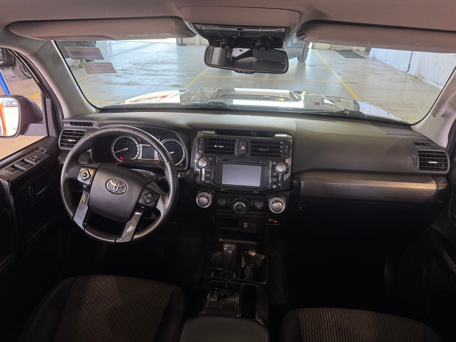 Thumbnail: 2016 Toyota 4Runner - 3