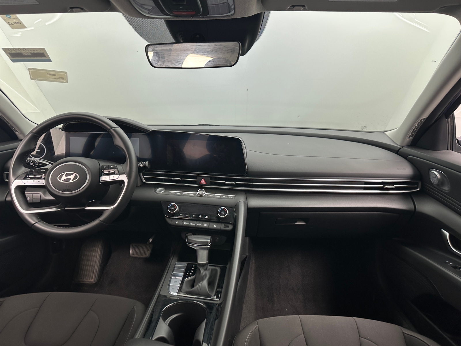 Thumbnail: 2024 Hyundai Elantra - 3