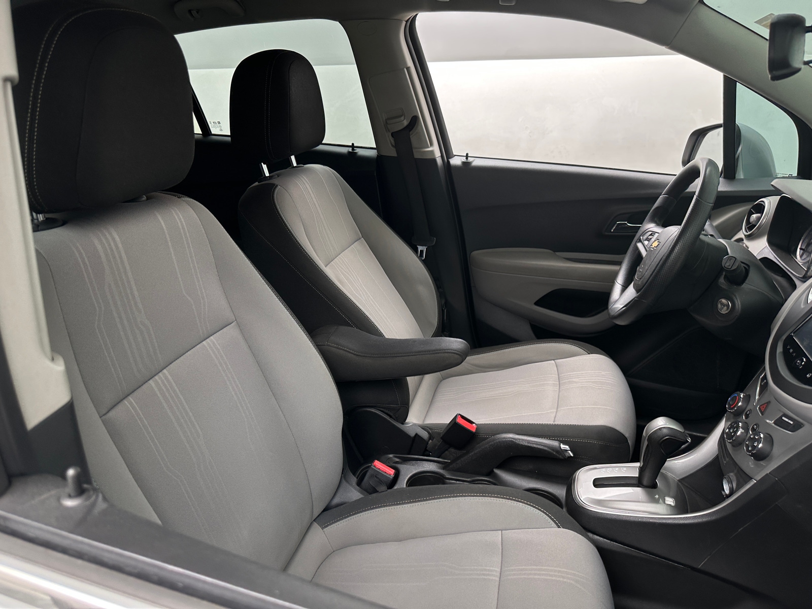 Thumbnail: 2015 Chevrolet Trax - 2