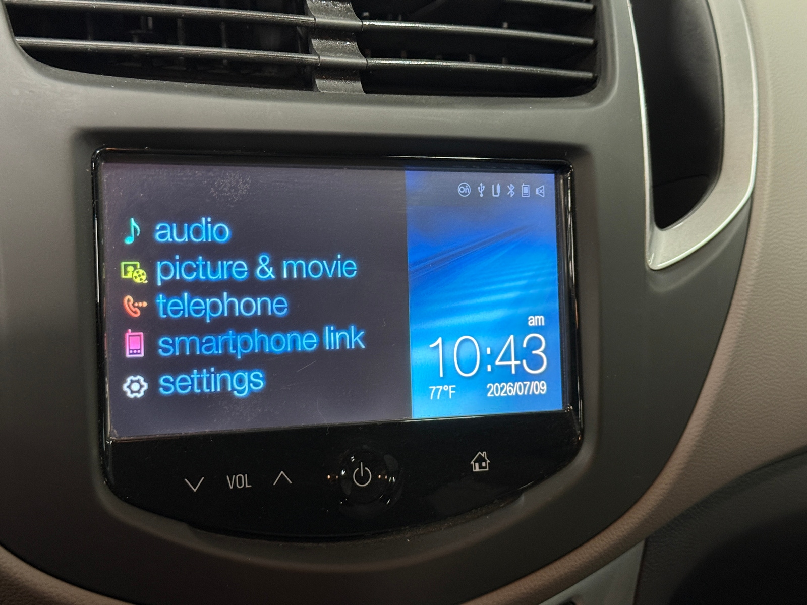 Thumbnail: 2015 Chevrolet Trax - 4