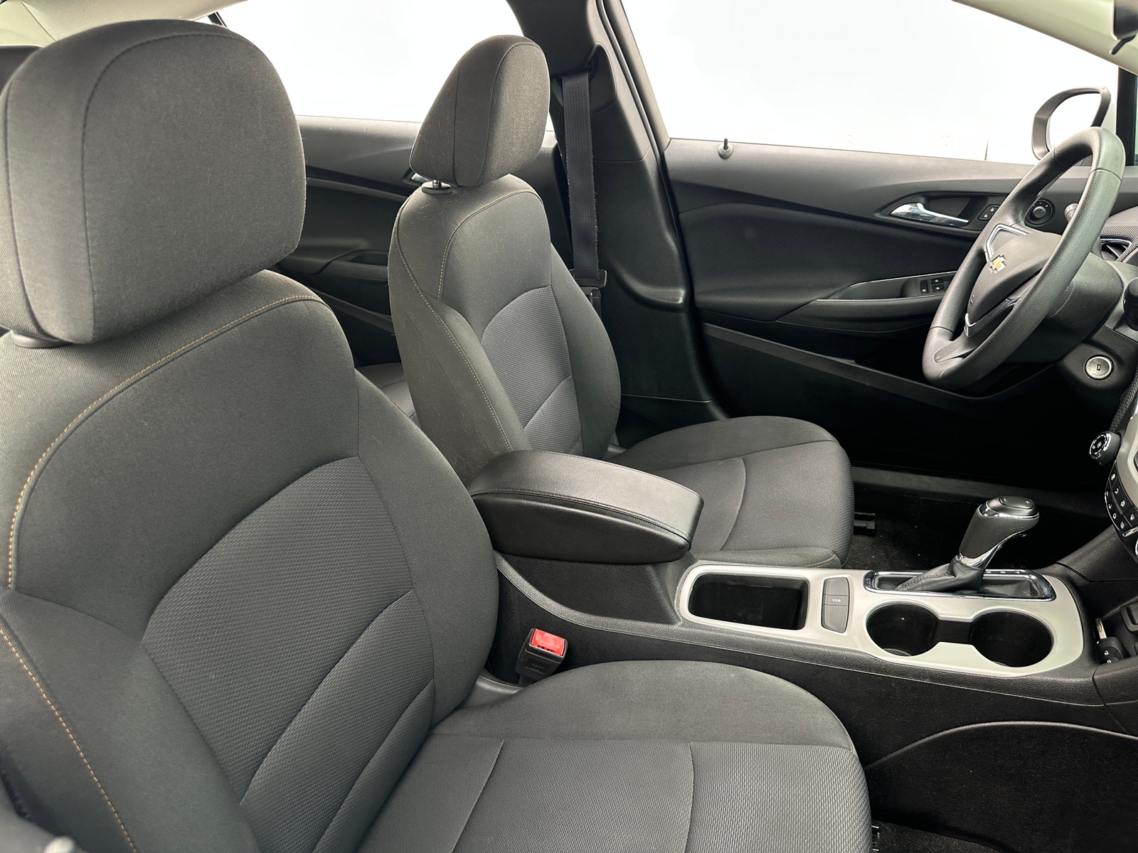 Thumbnail: 2017 Chevrolet Cruze - 2