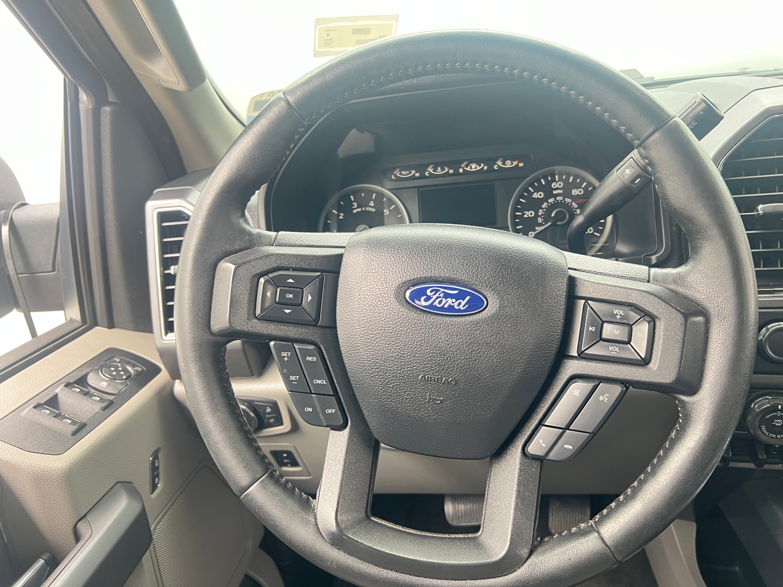Thumbnail: 2019 Ford Econoline - 5