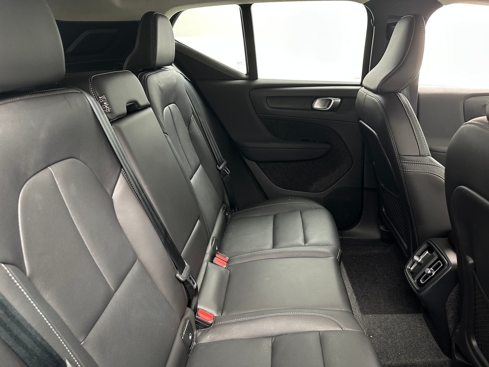 Thumbnail: 2026 Volvo XC40 - 5