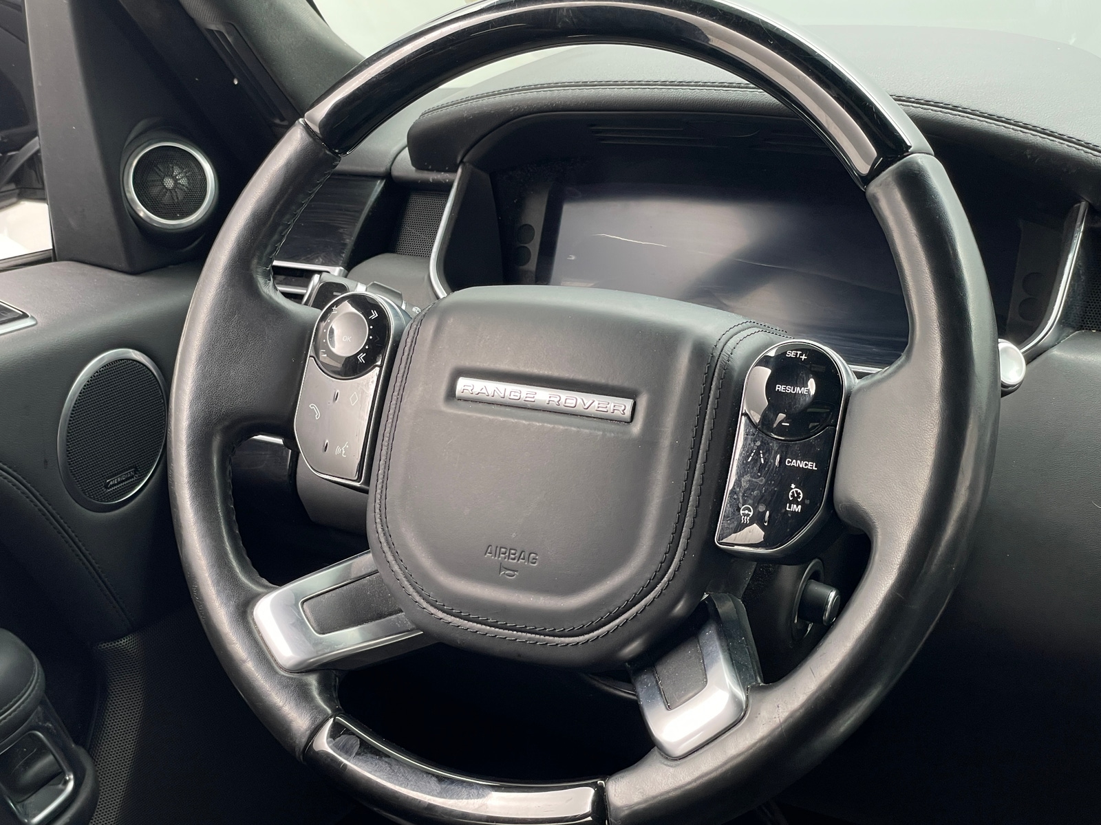 Thumbnail: 2019 Land Rover Range Rover - 4