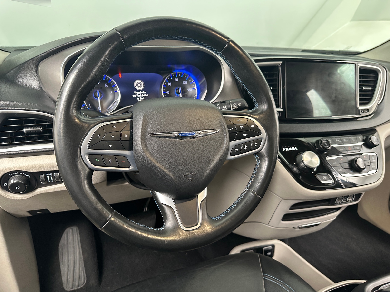Thumbnail: 2021 Chrysler Pacifica - 4