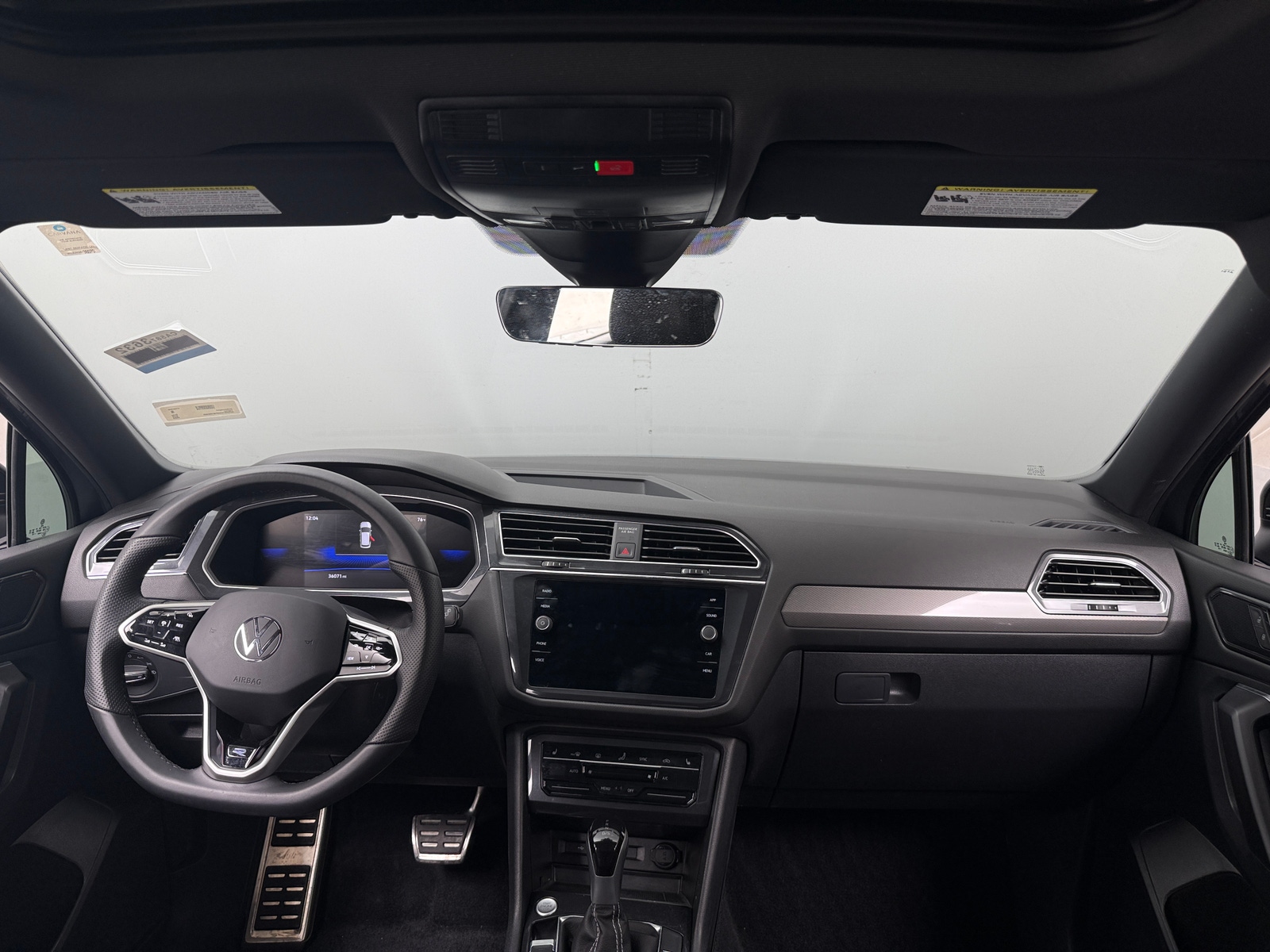 Thumbnail: 2023 Volkswagen Tiguan - 2