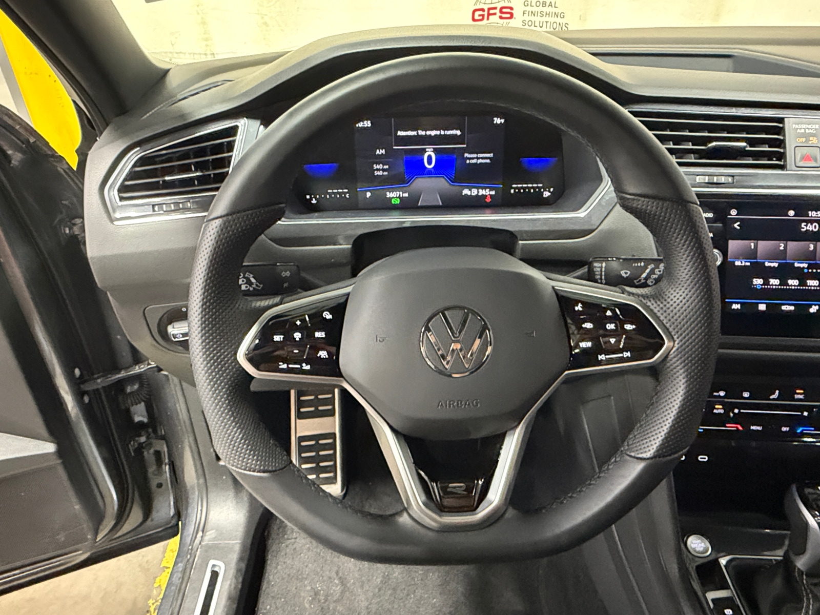 Thumbnail: 2023 Volkswagen Tiguan - 4