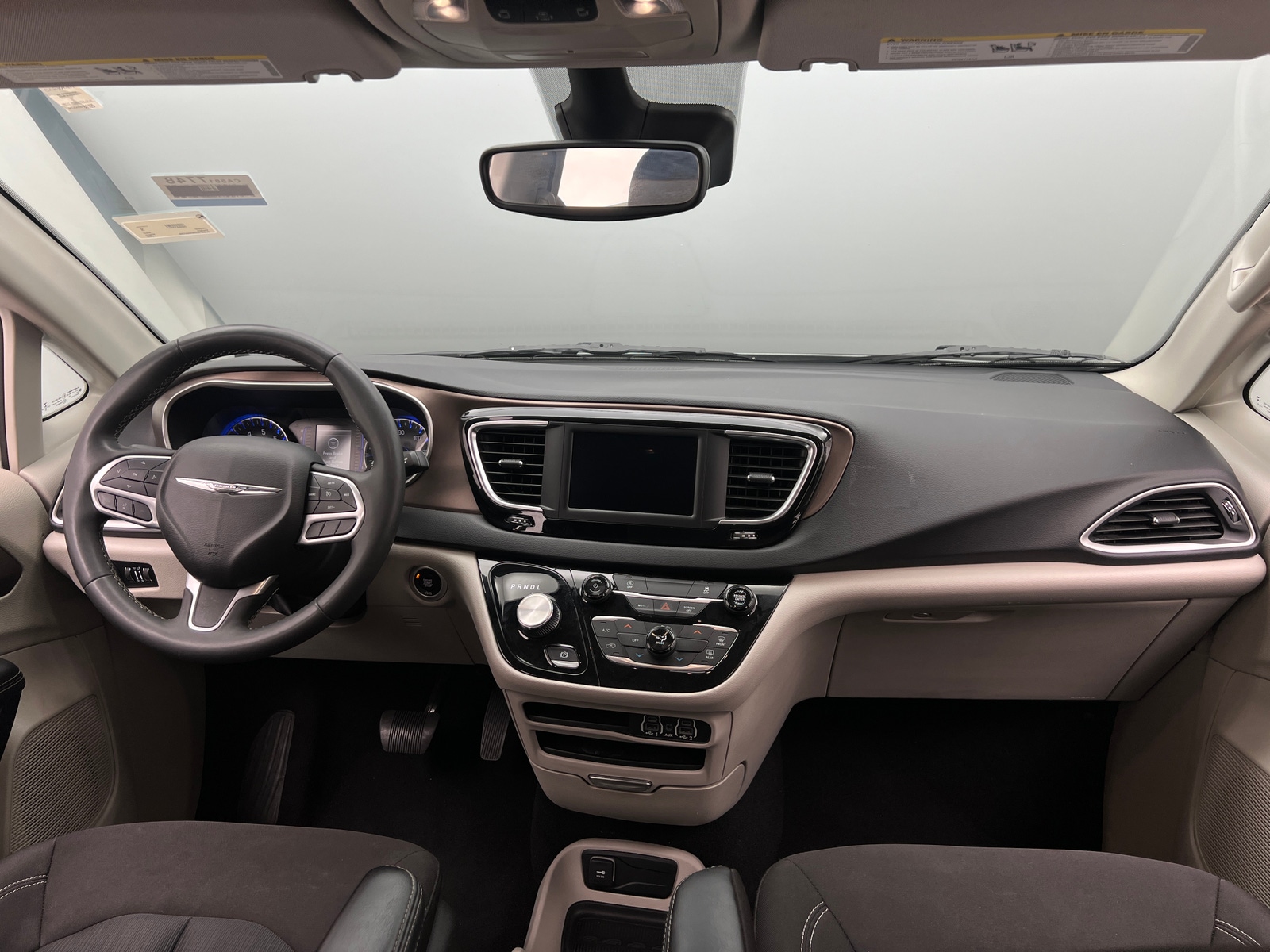 Thumbnail: 2023 Chrysler Voyager - 3