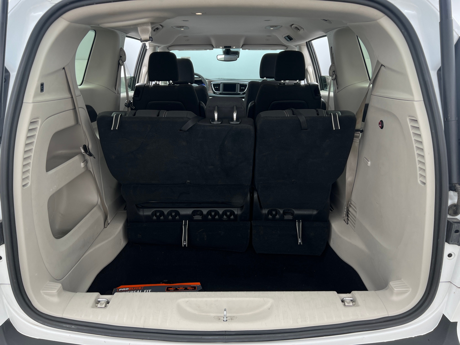 Thumbnail: 2023 Chrysler Voyager - 7