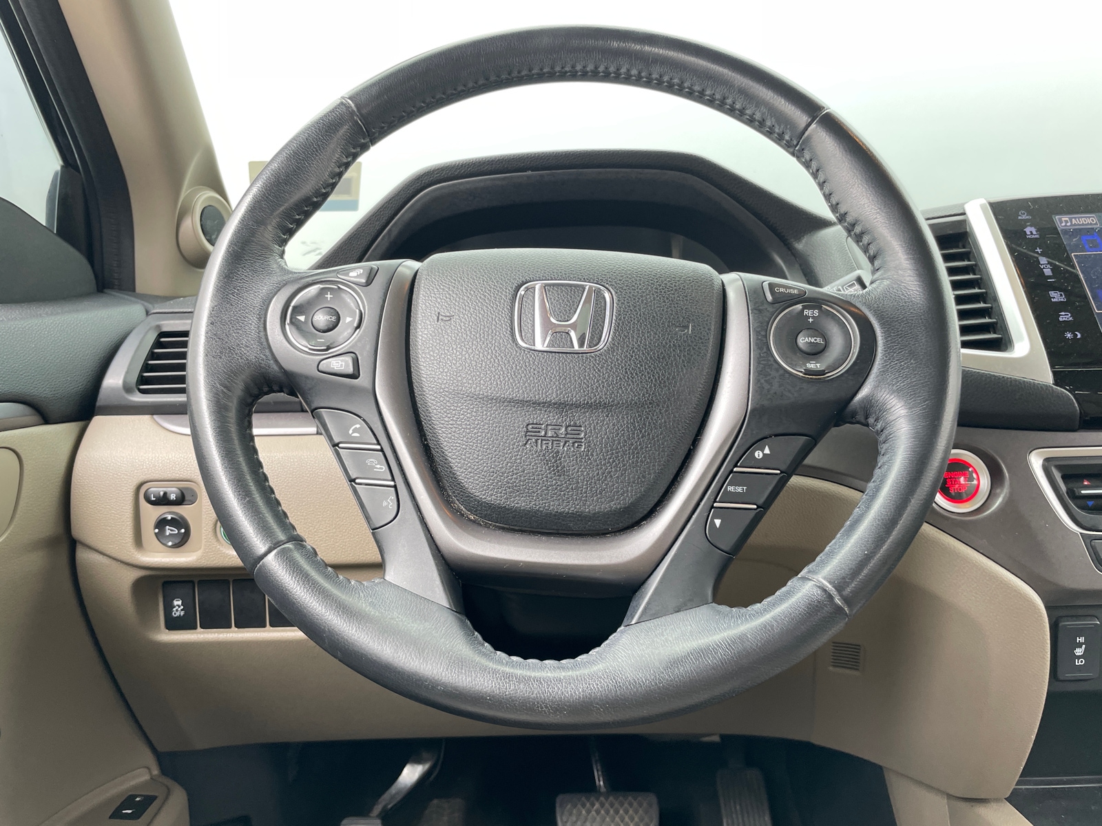 Thumbnail: 2017 Honda Pilot - 4