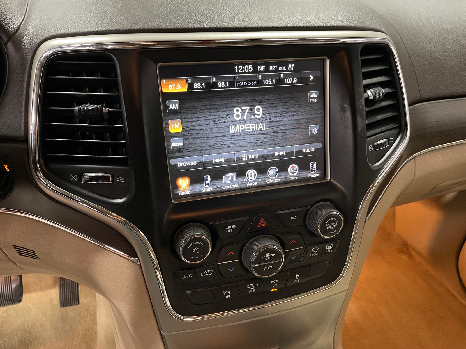 Thumbnail: 2014 Jeep Grand Cherokee - 3