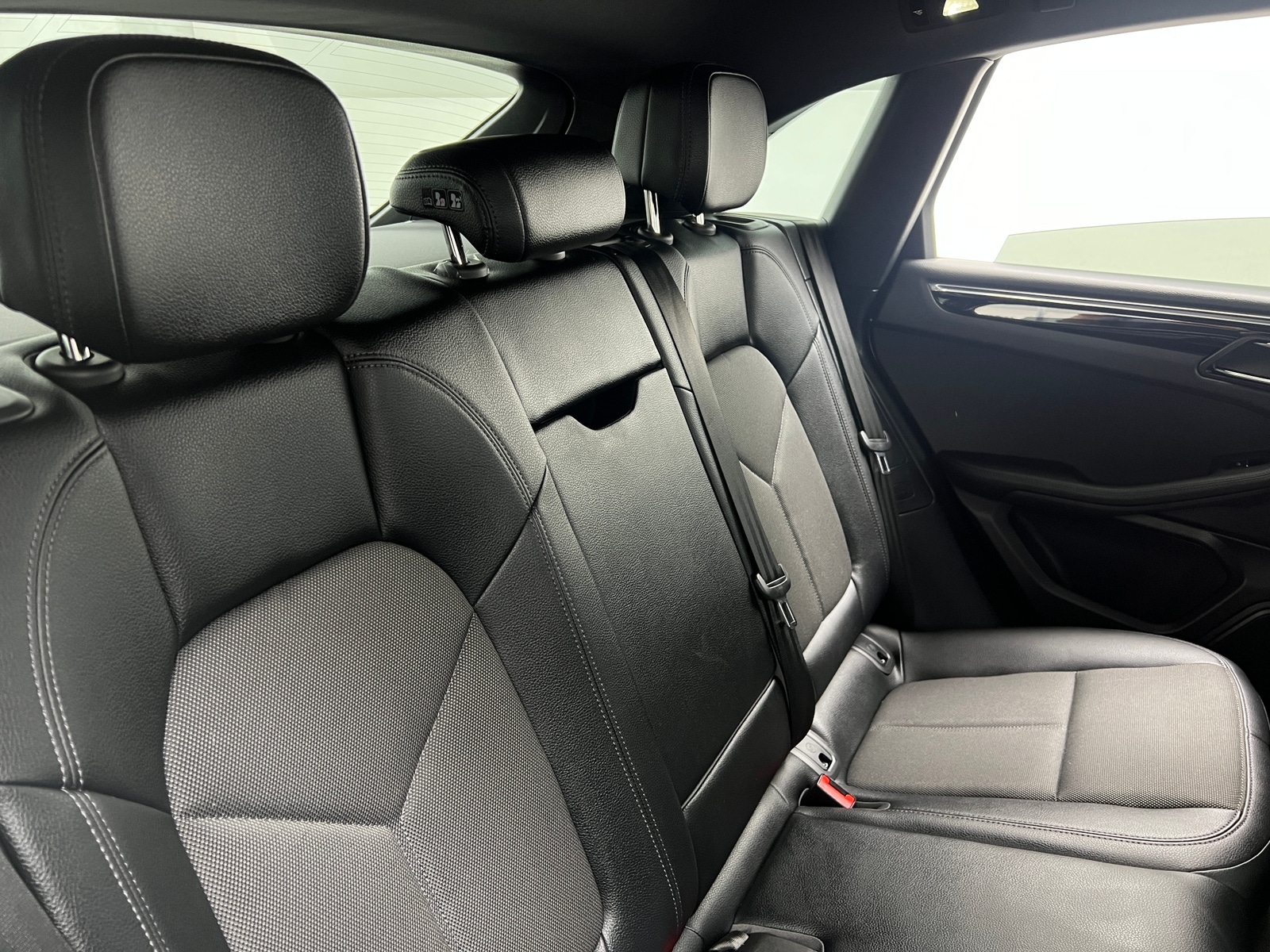 Thumbnail: 2024 Porsche Macan - 5