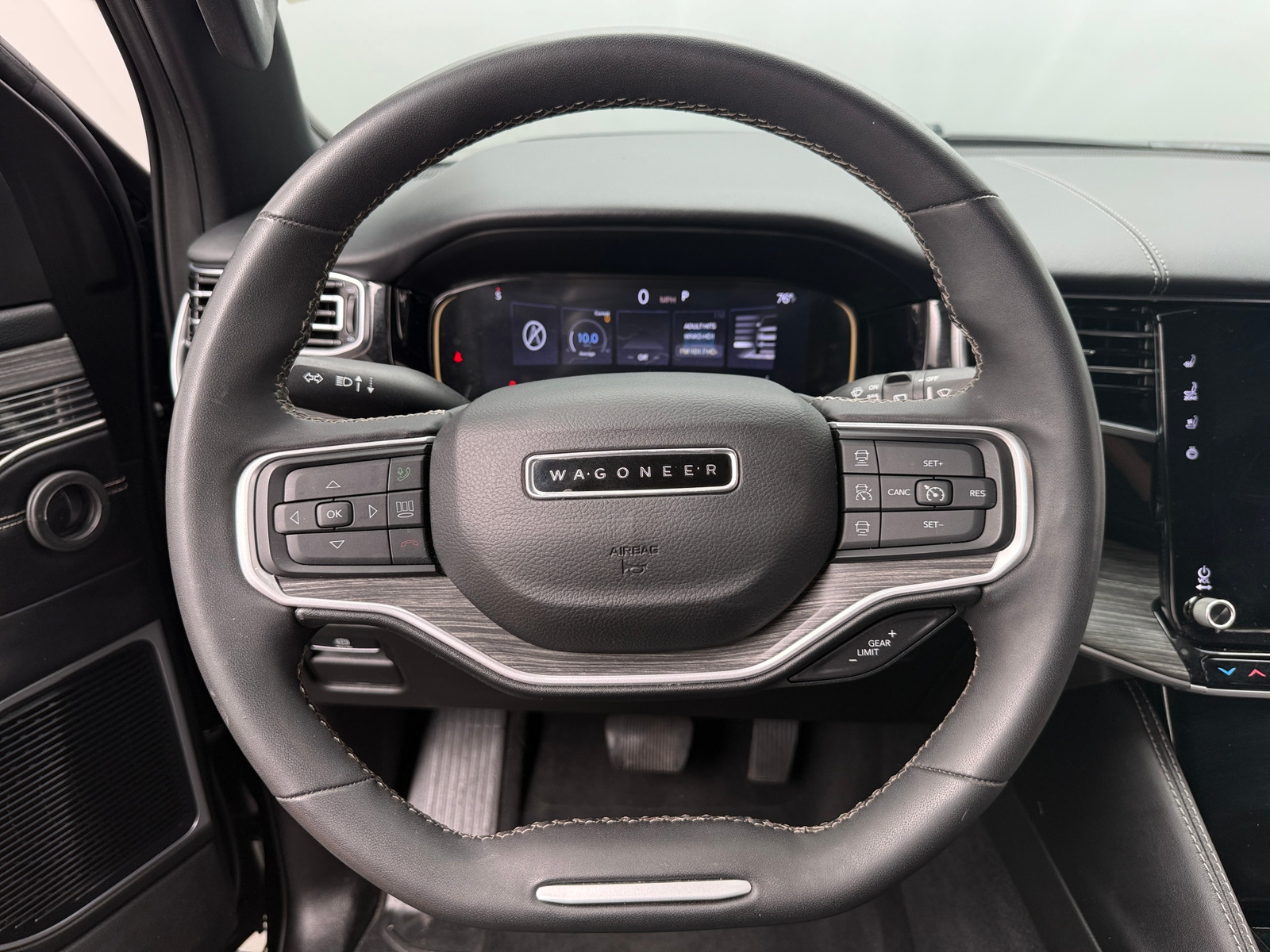 Thumbnail: 2024 Jeep Wagoneer - 4