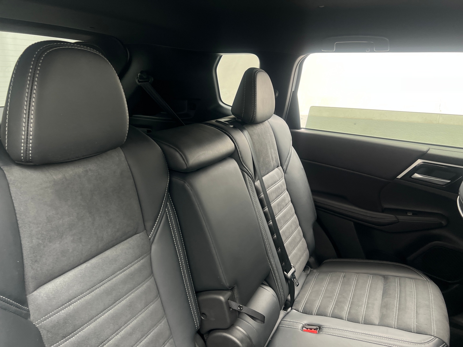 Thumbnail: 2024 Mitsubishi Outlander - 5