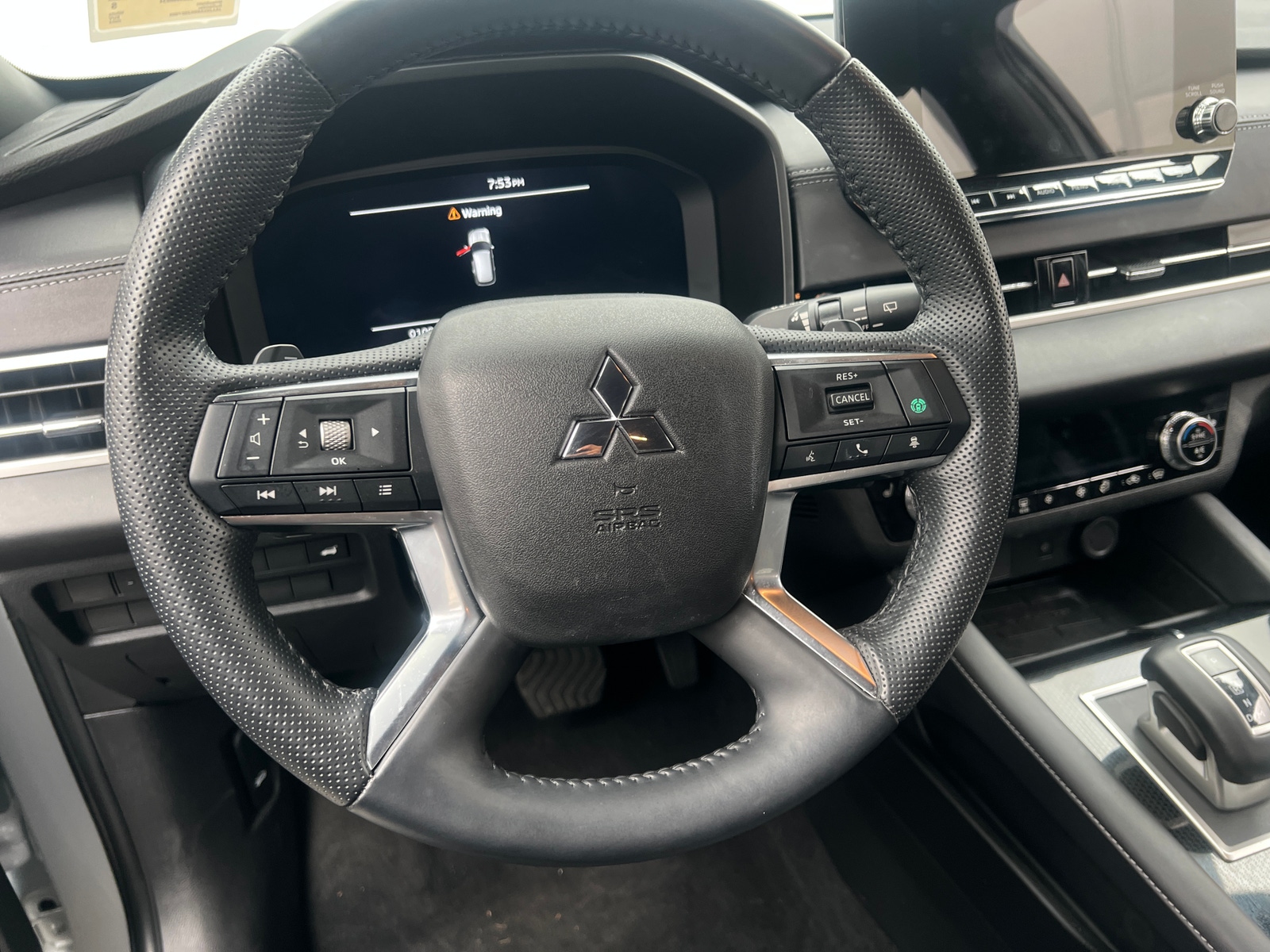 Thumbnail: 2024 Mitsubishi Outlander - 4