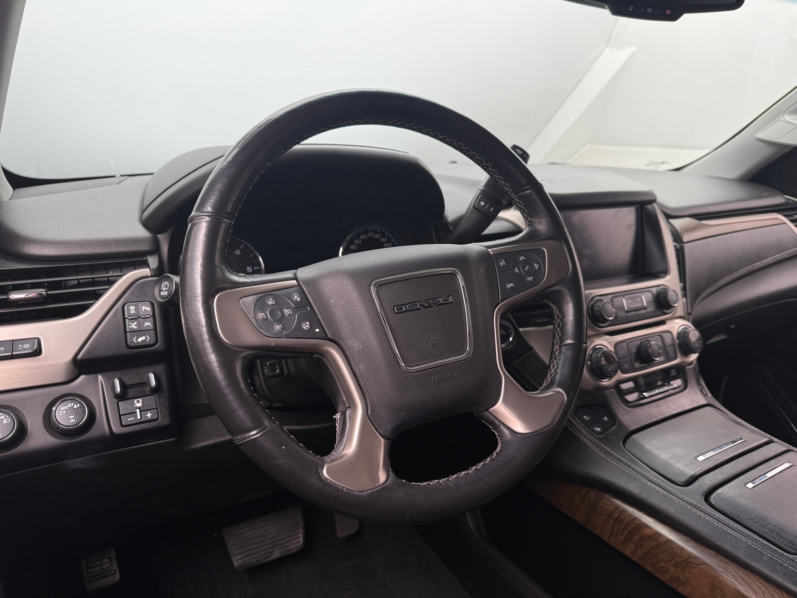 Thumbnail: 2019 GMC Yukon XL - 4