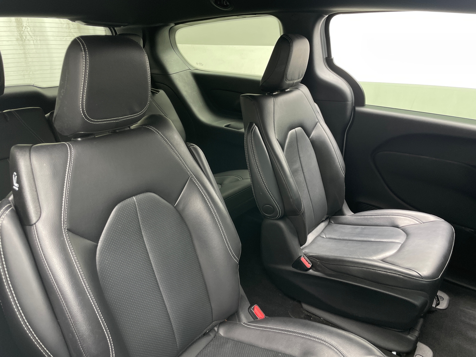 Thumbnail: 2022 Chrysler Pacifica - 5
