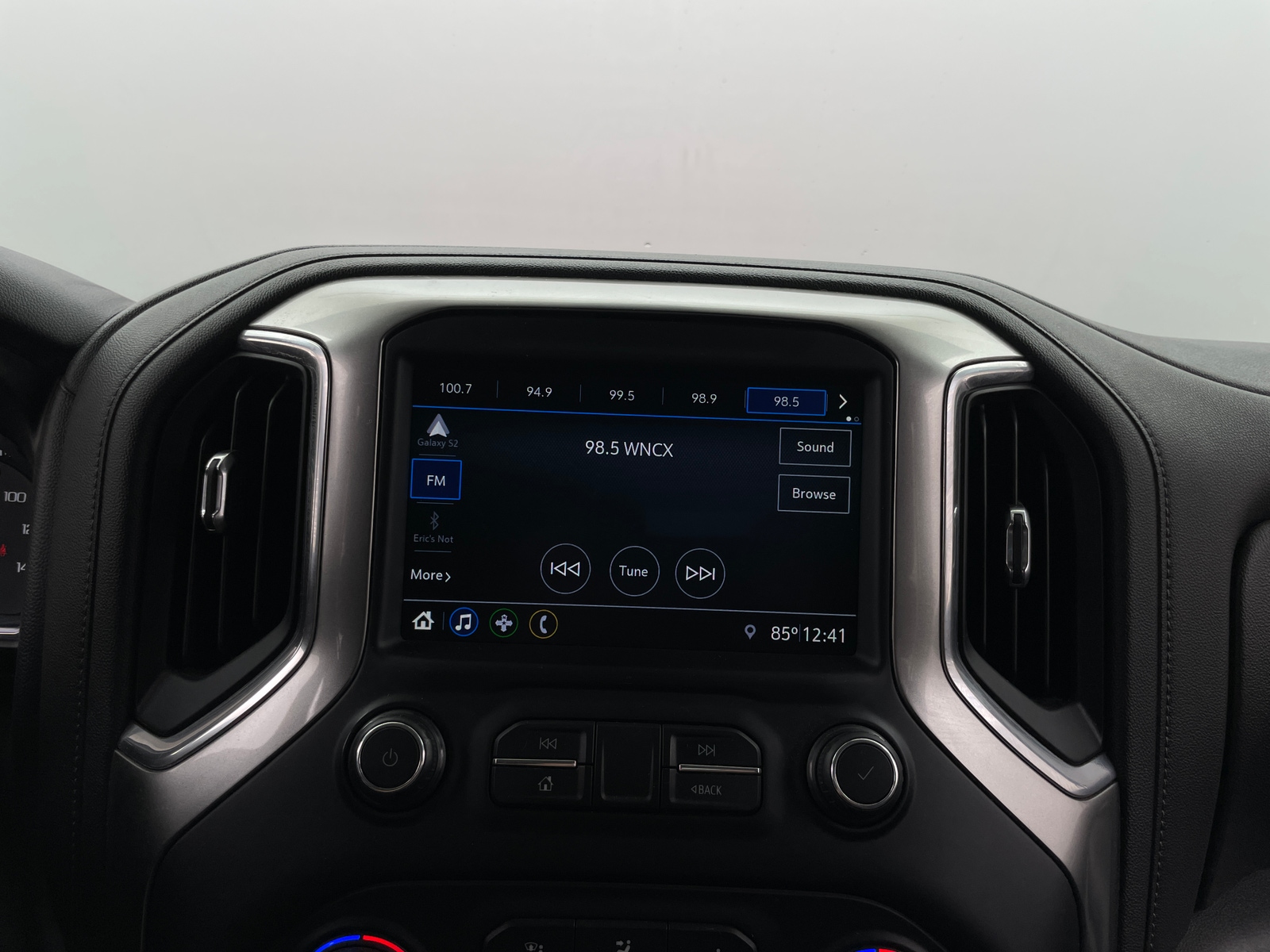 Thumbnail: 2019 Chevrolet Silverado 1500 - 4