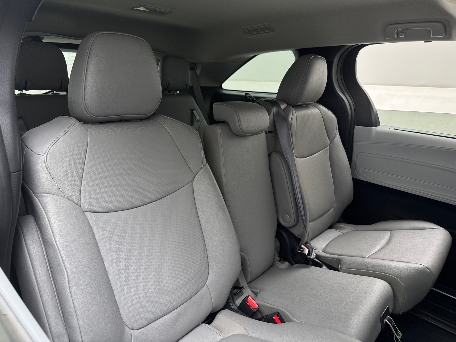 Thumbnail: 2025 Toyota Sienna - 5