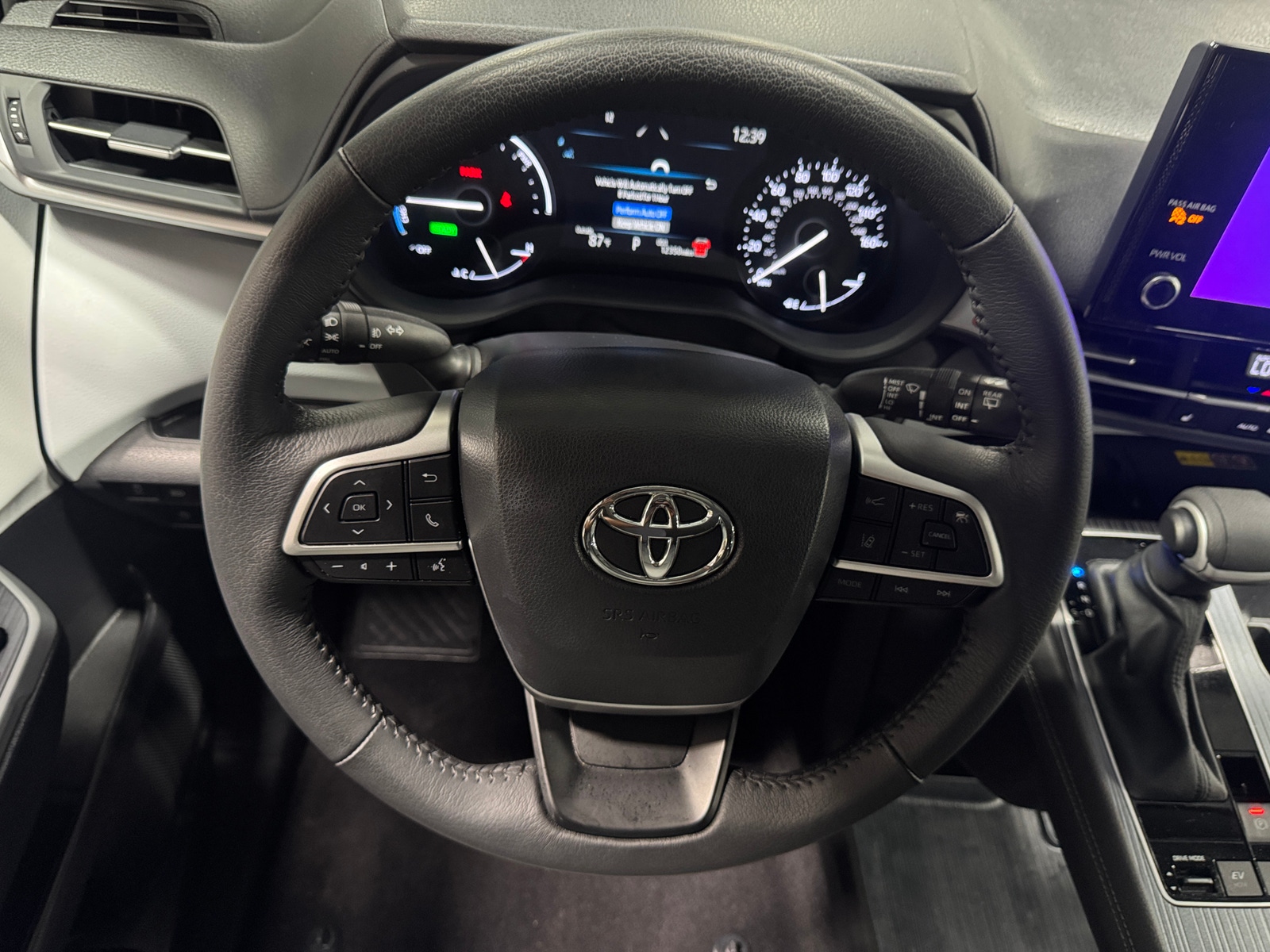 Thumbnail: 2025 Toyota Sienna - 4