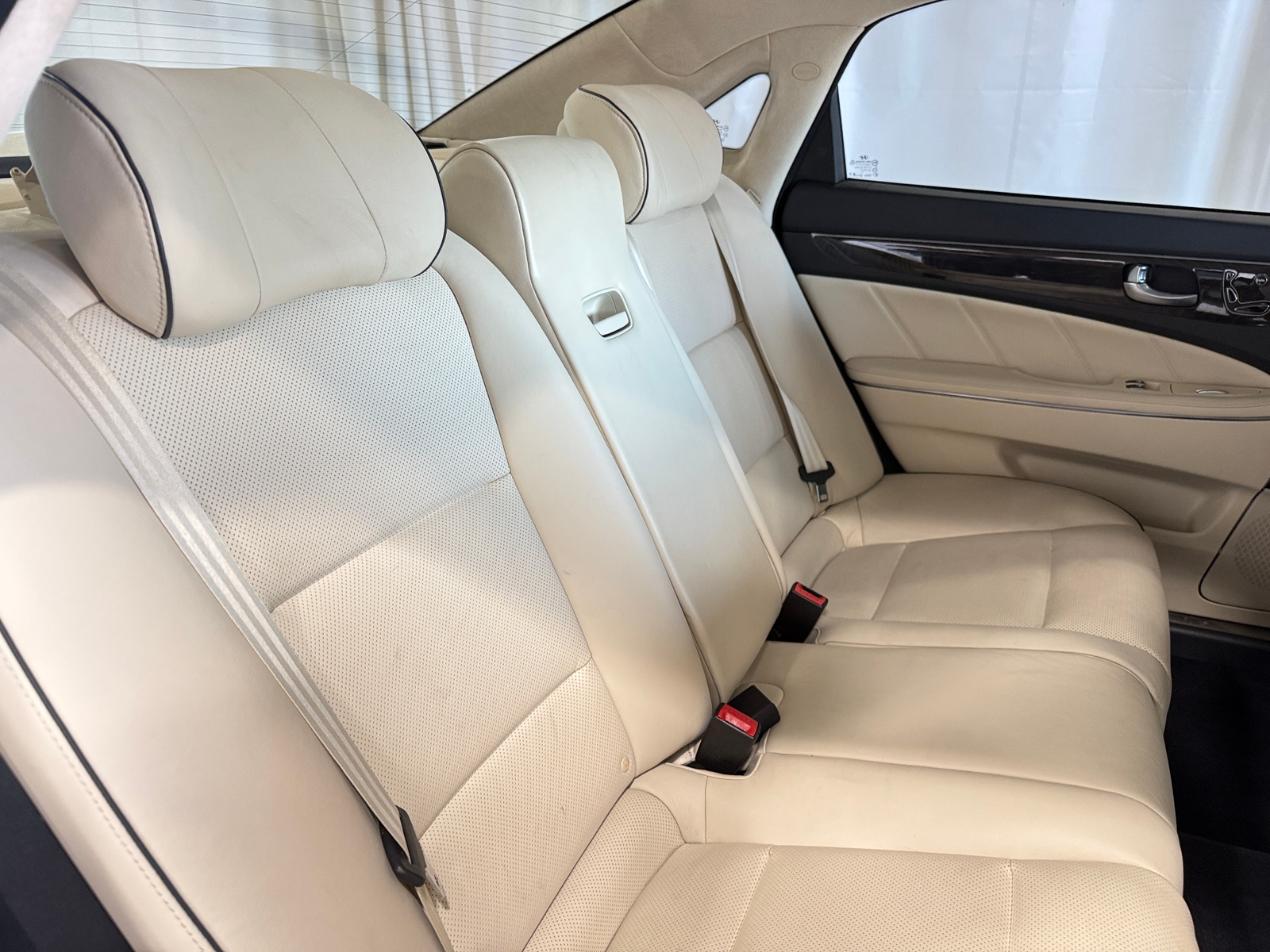 Thumbnail: 2014 Hyundai Equus - 5