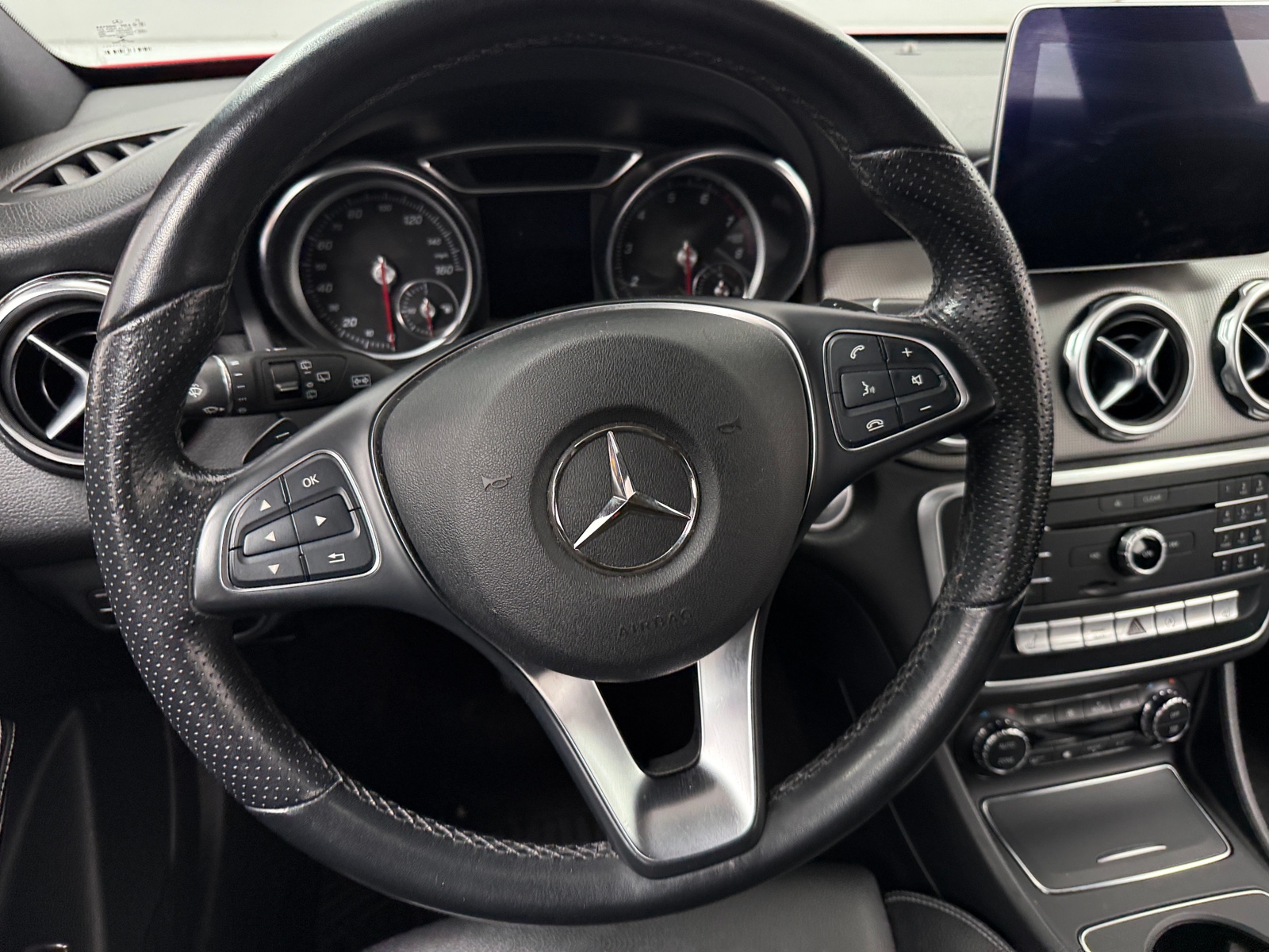 Thumbnail: 2020 Mercedes-Benz GLA - 4