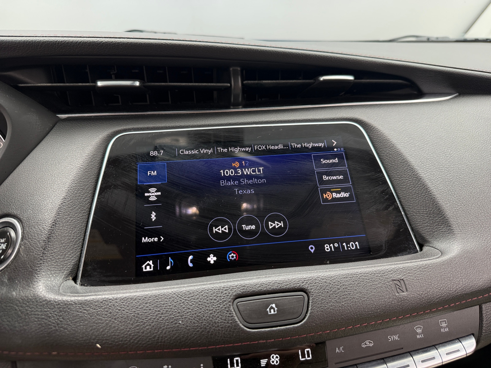 Thumbnail: 2019 Cadillac XT4 - 3