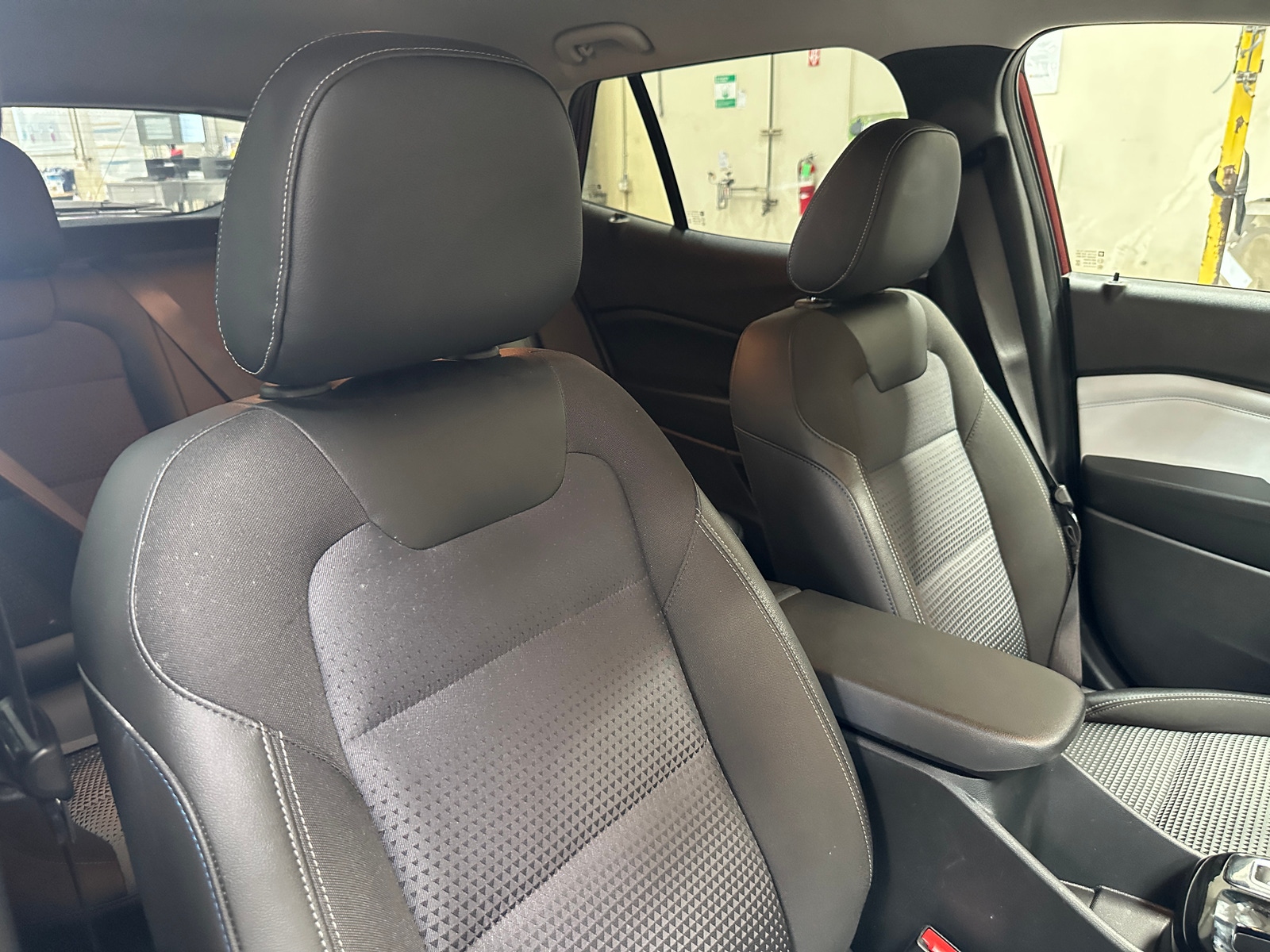 Thumbnail: 2025 Chevrolet Trax - 2