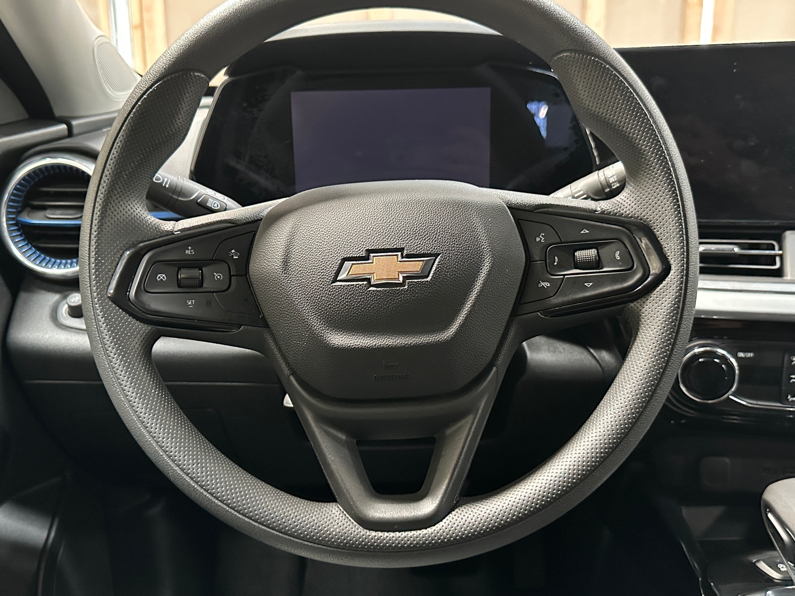 Thumbnail: 2025 Chevrolet Trax - 5